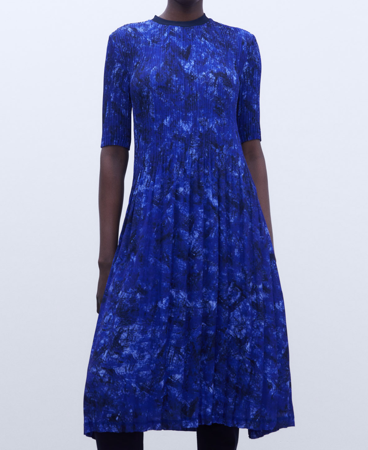 Printed crinkle dress image number 0