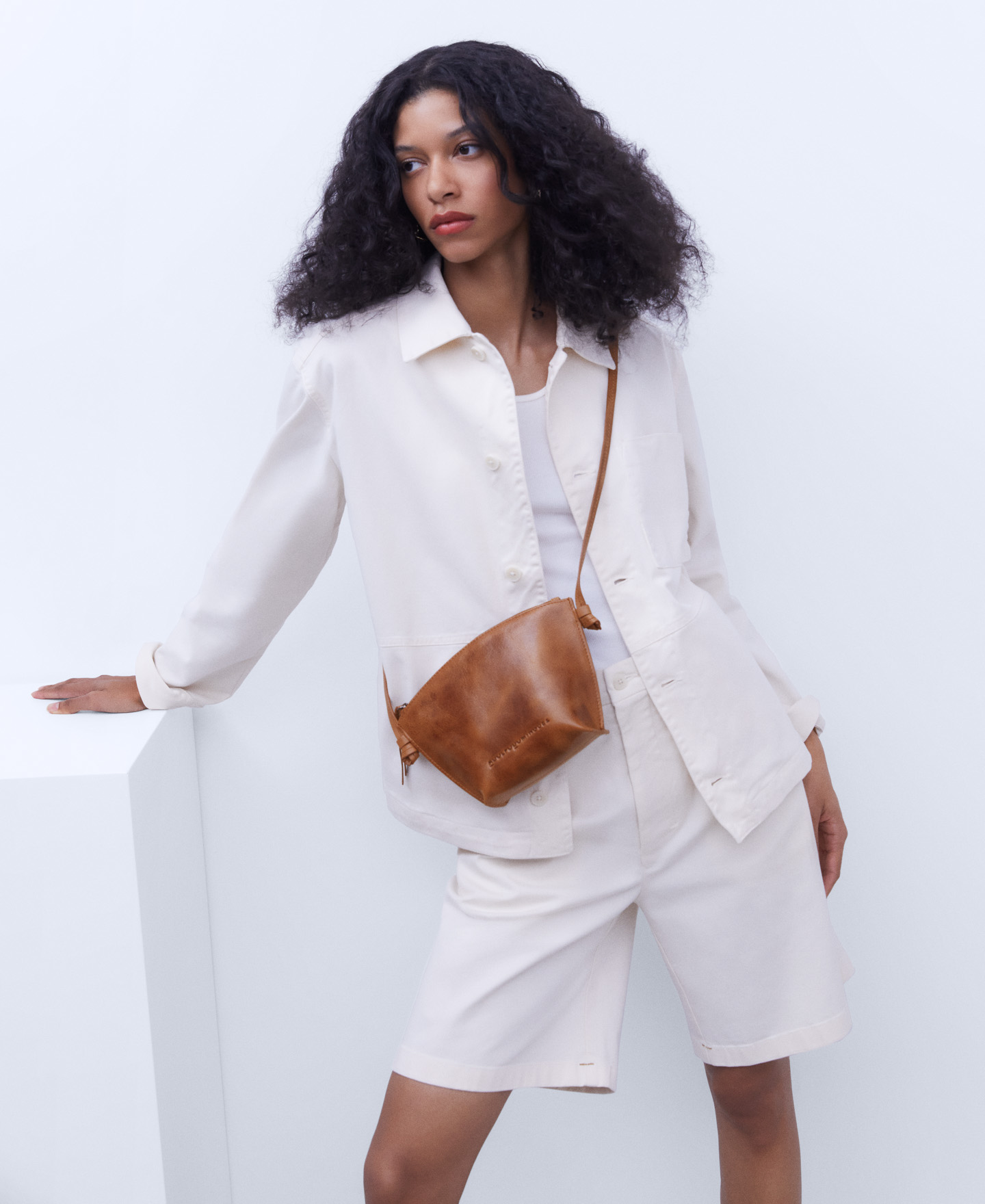 Bolso mini en piel responsable image number 4