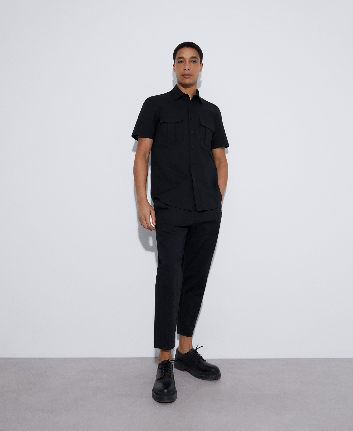 Cotton seersucker short sleeve shirt image number 1