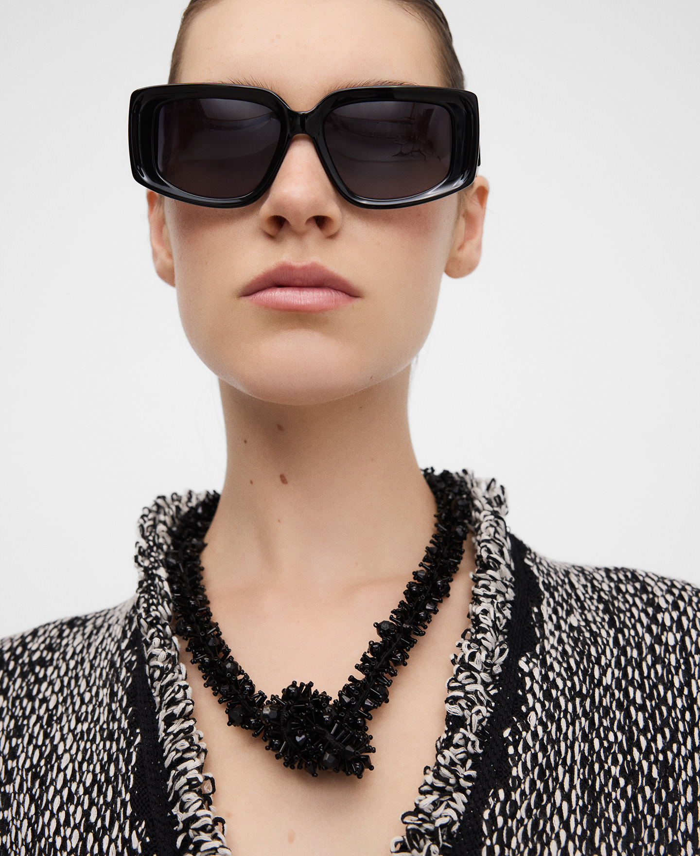 Beaded necklace with knot image number 3