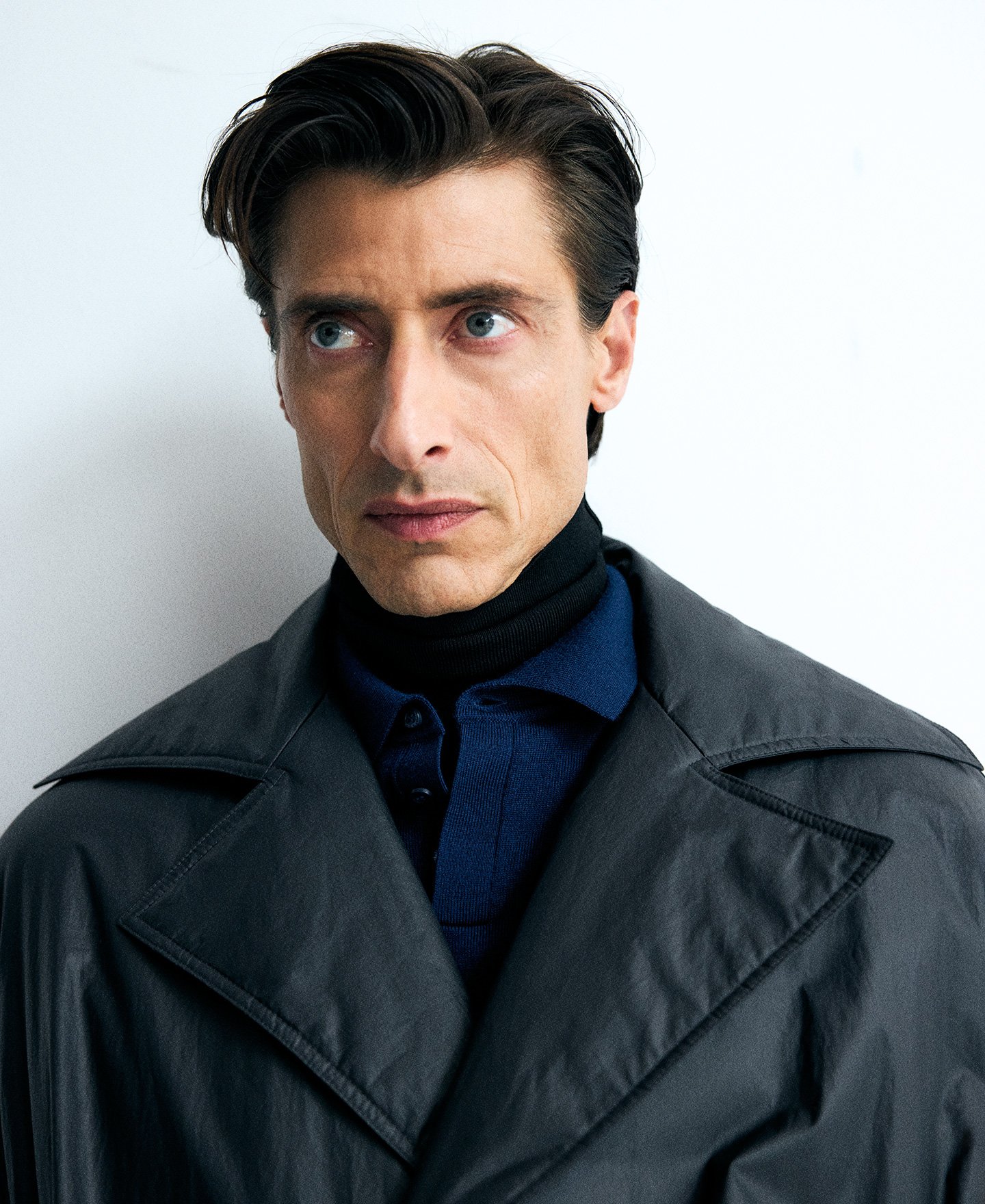 Gabardina oversize para homem image number 3