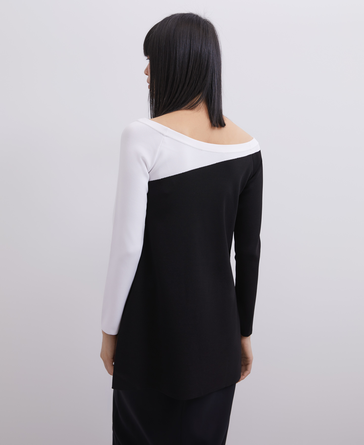 Bicolor intarsia sweater image number 1