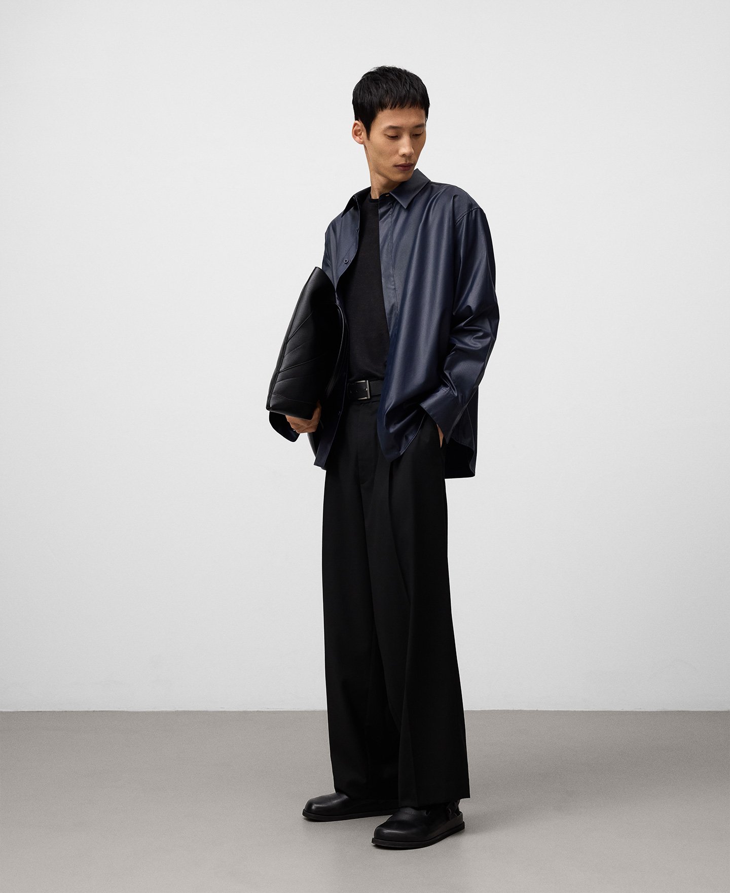 Navy blue oversize shirt man image number 1
