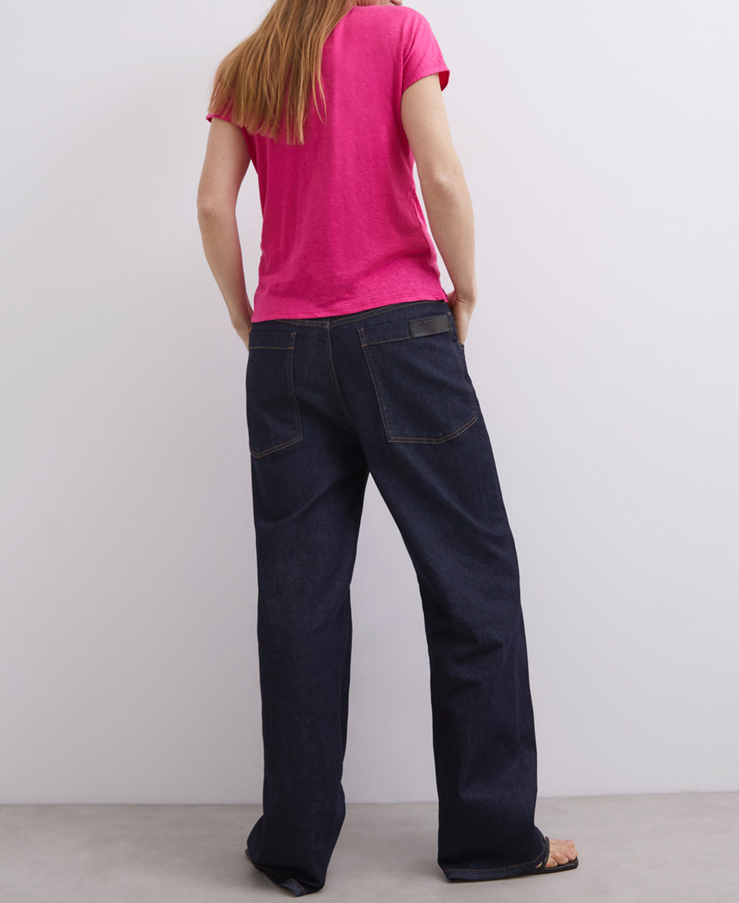 Stretch linen t-shirt image number 1