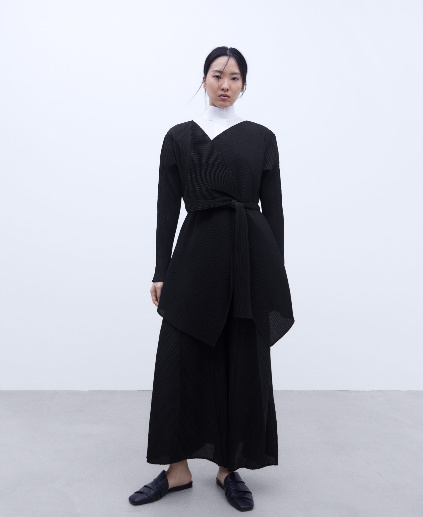Asymmetrical crinkle jacket image number 1