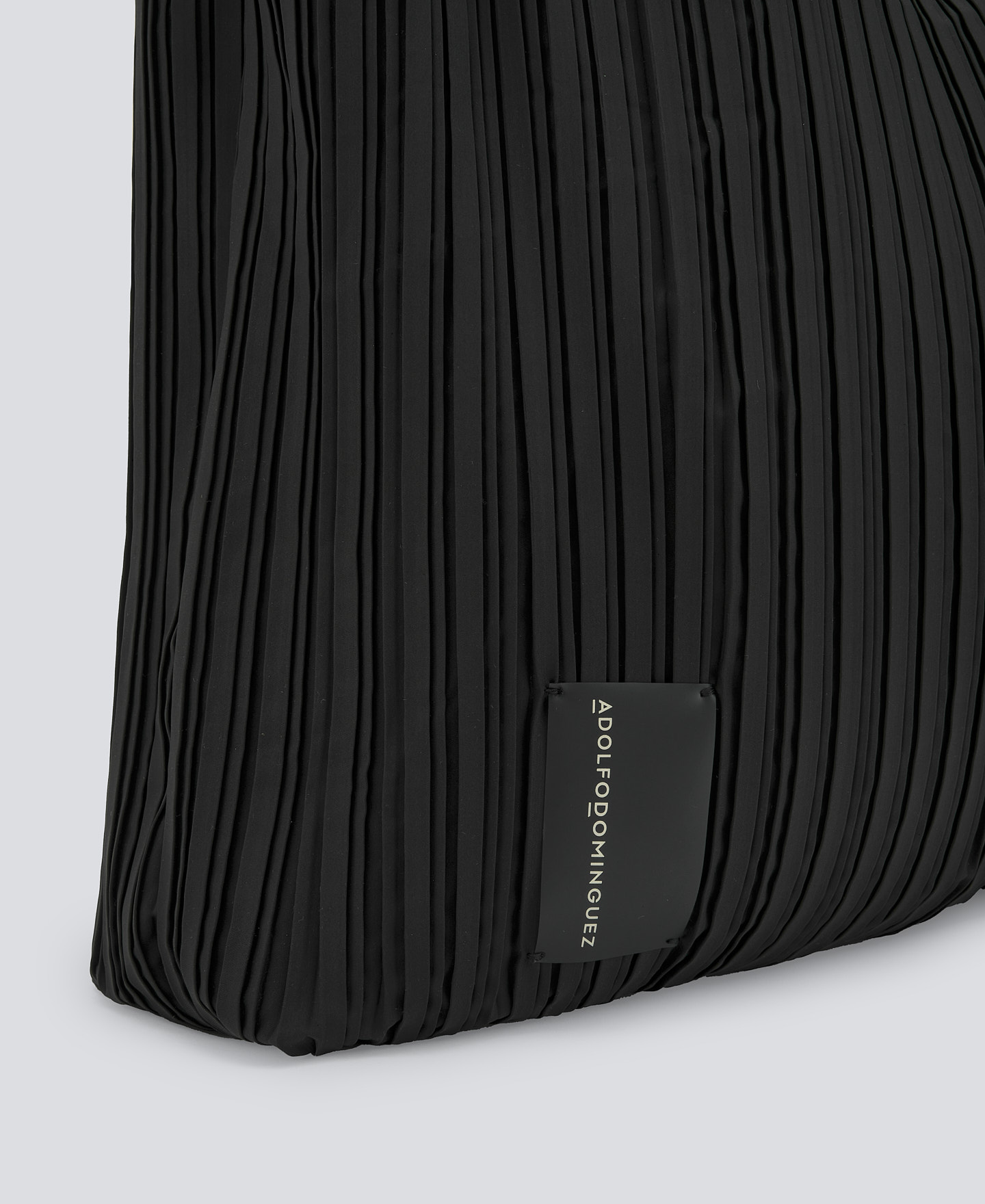 Grand sac cabas noir froissé pour femme image number 3
