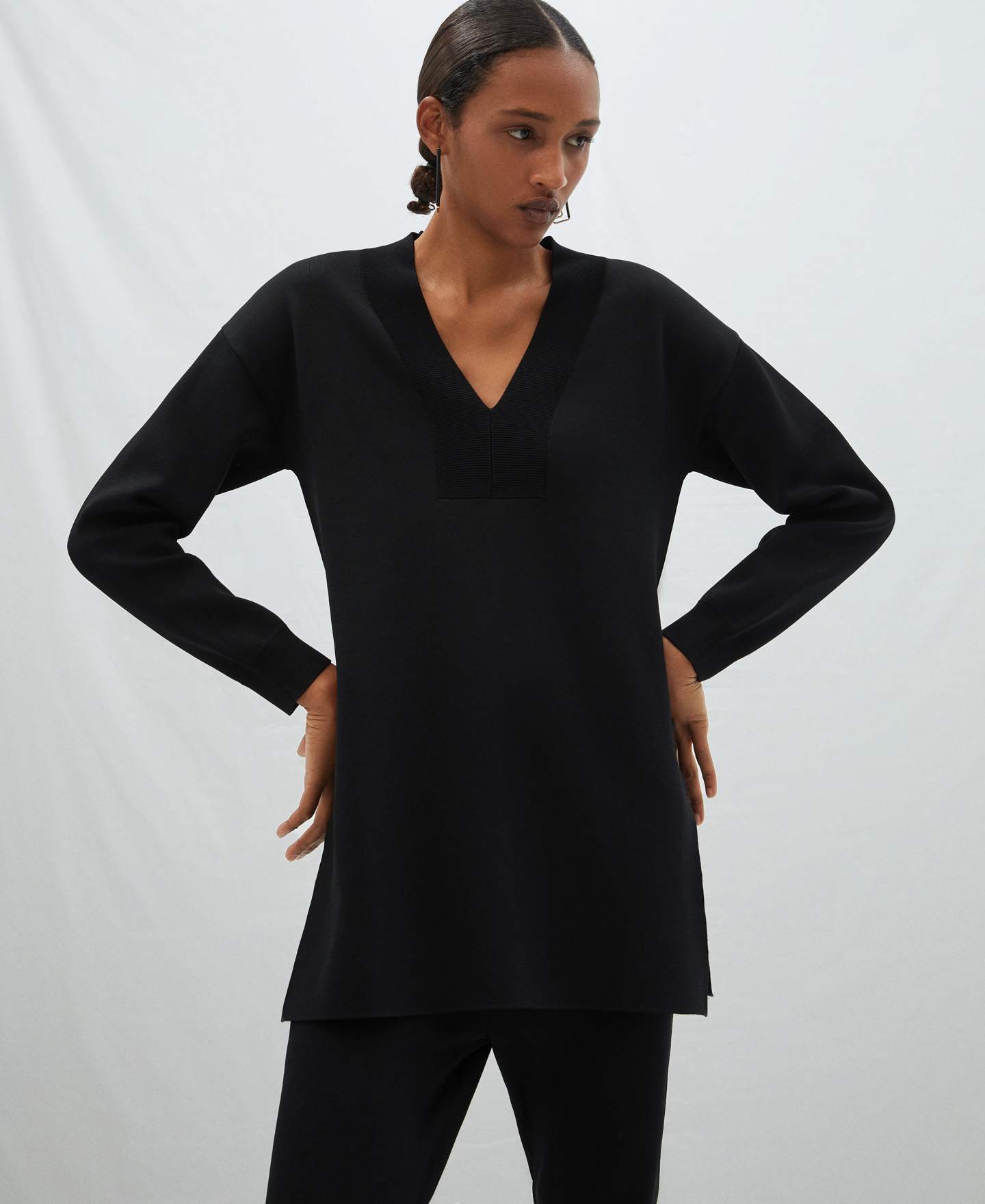 V-neck cerrojillo knit tunic image number 0