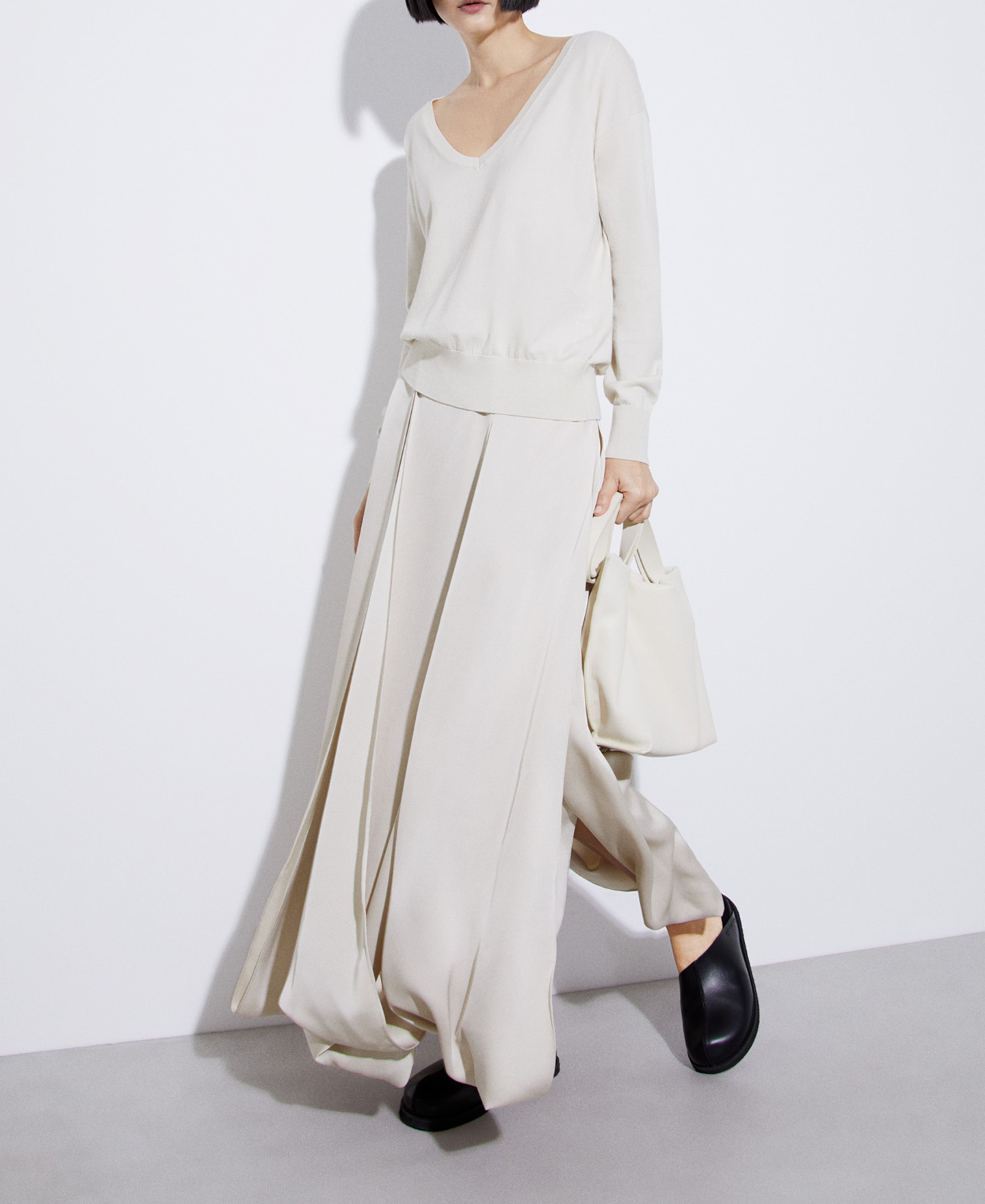 V-neckline viscose knit sweater image number 1