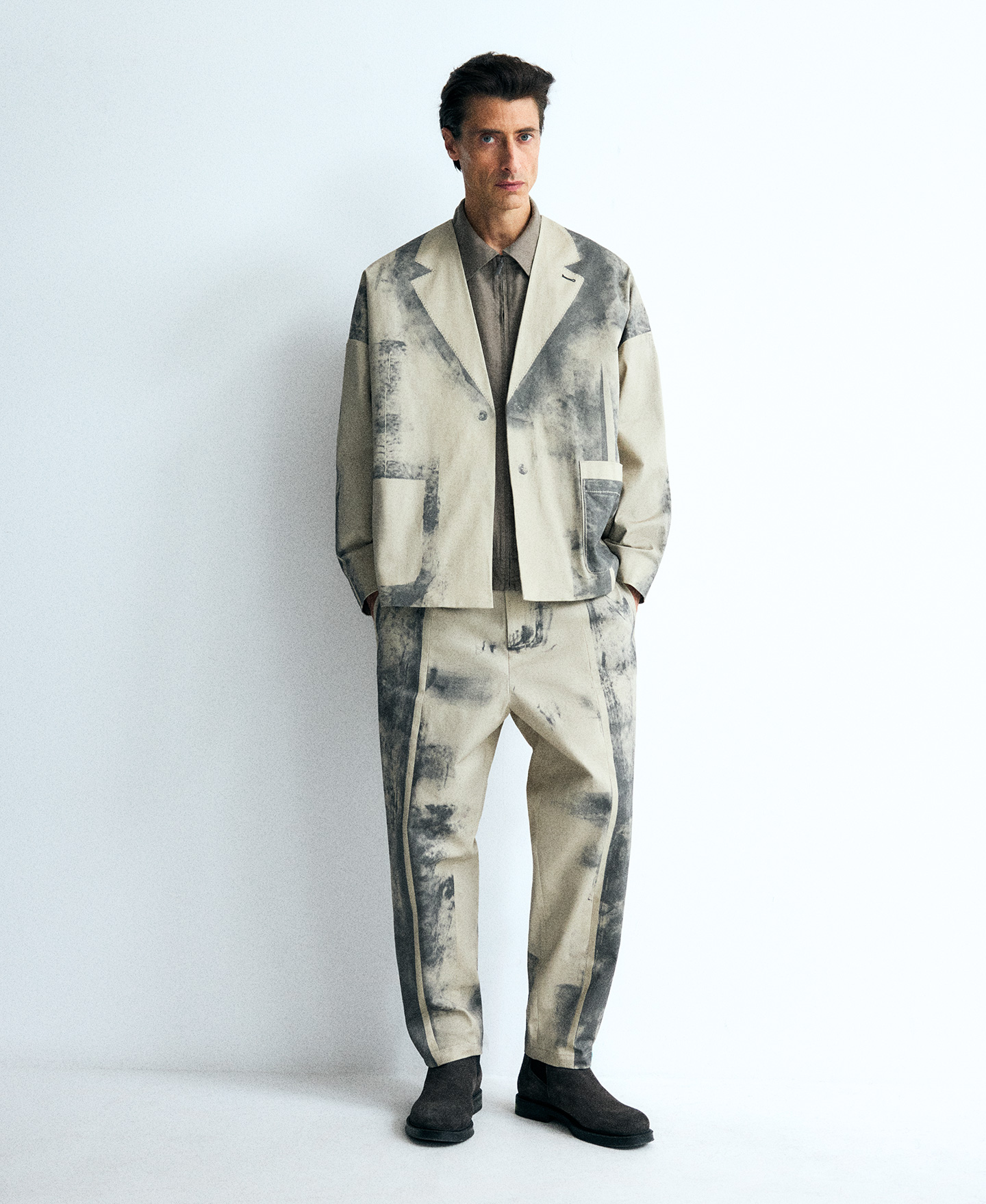 Pantalón barrel fit envejecido hombre image number 1