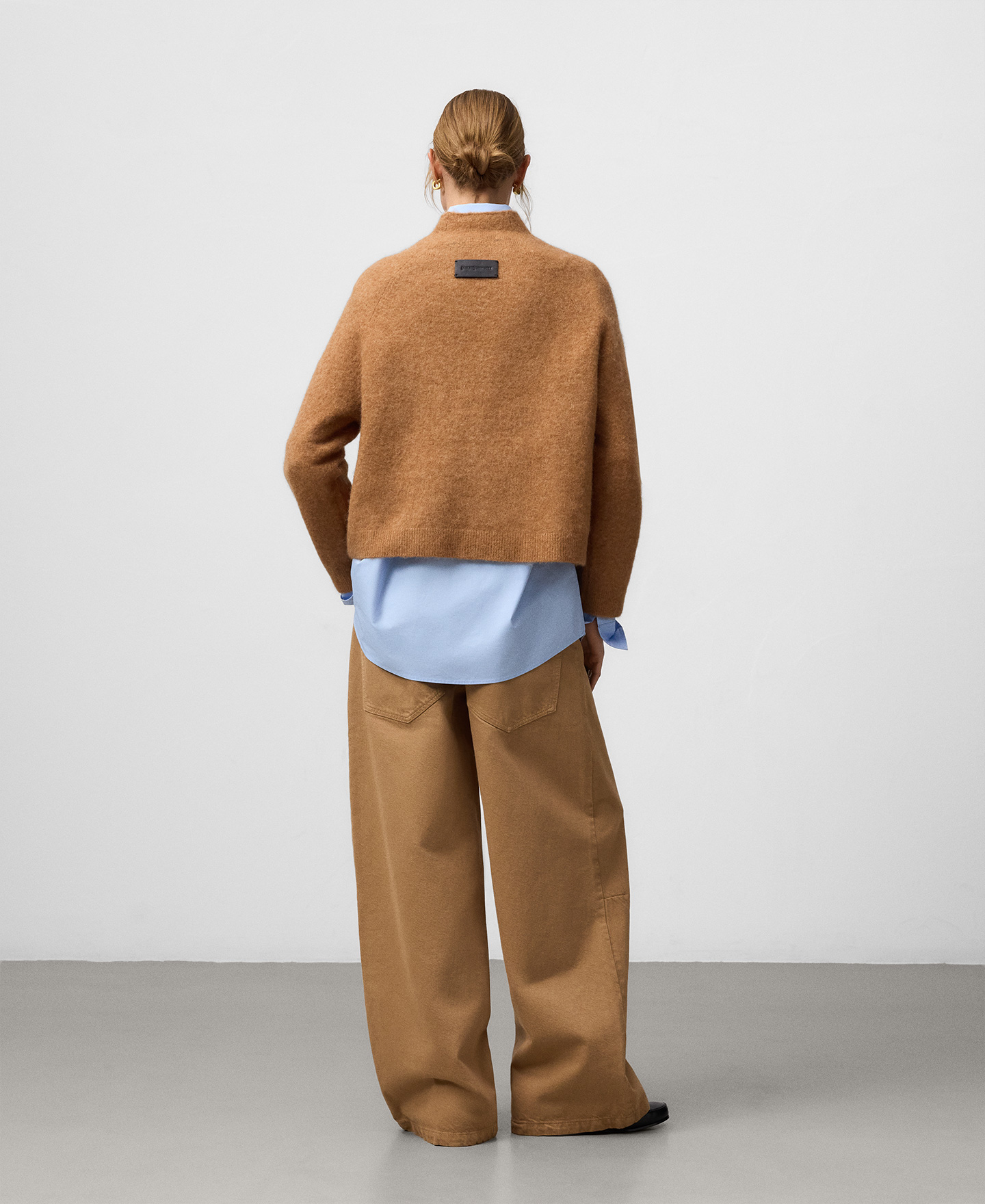 Perkins collar knit short sweater woman image number 2