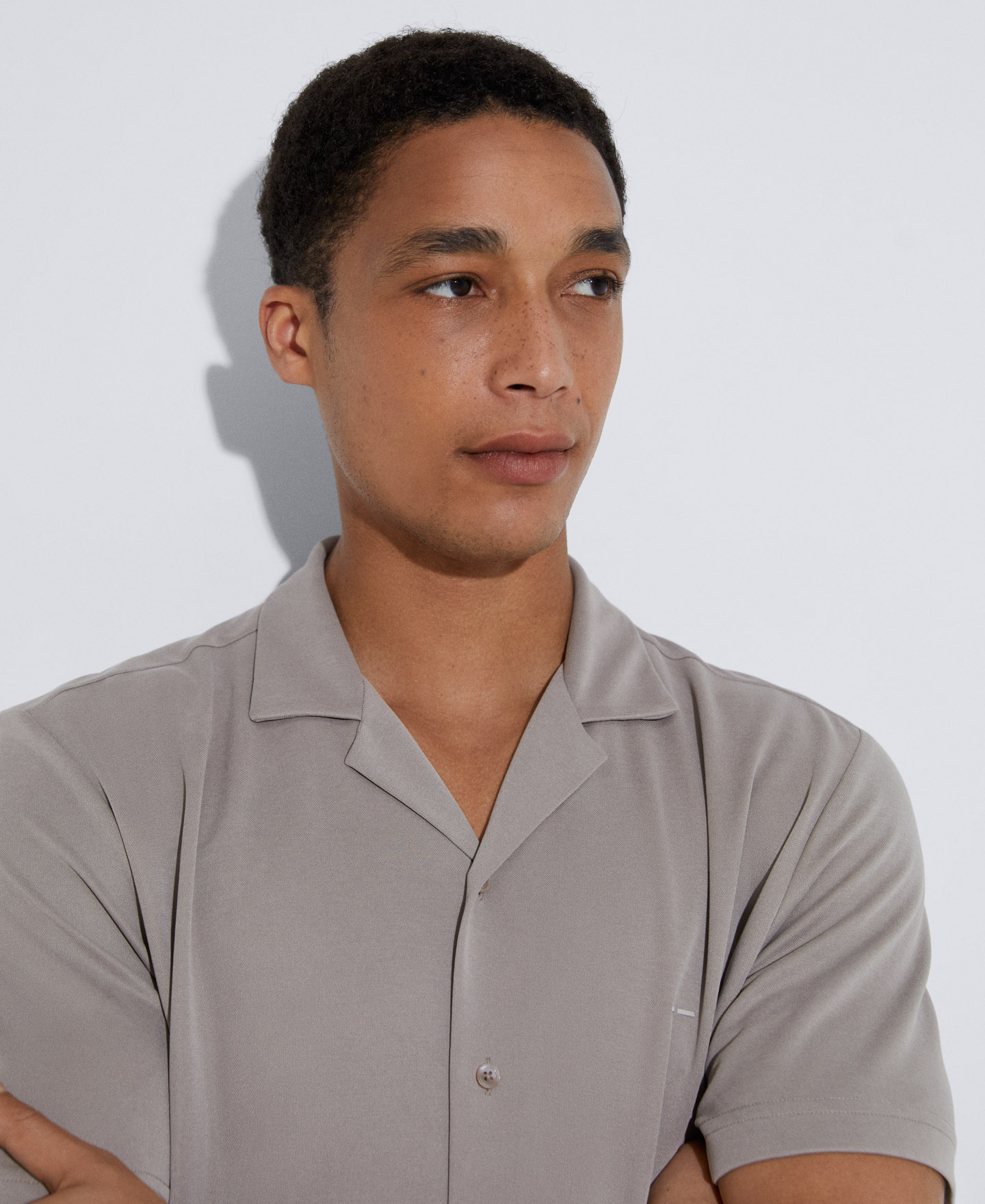 Camisa bowling en modal responsable image number 3