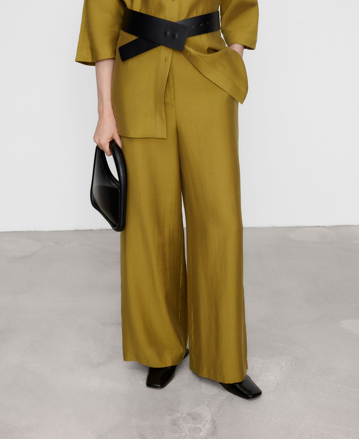 Pantalon droit fluide image number 0