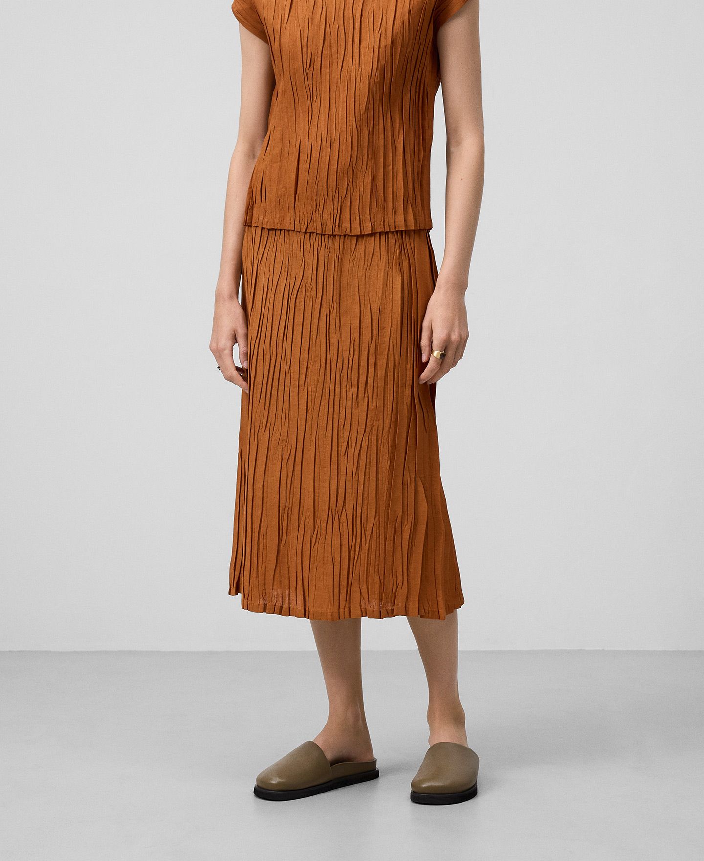 Pleated straight skirt woman image number 0