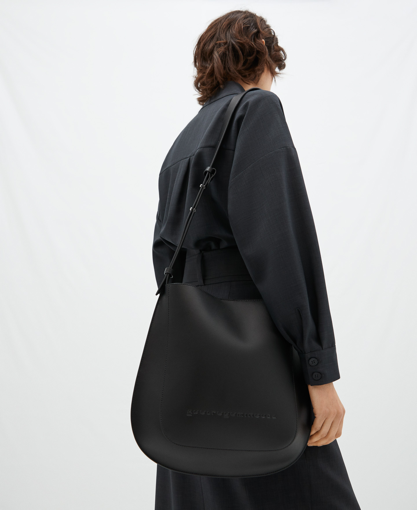Bovine leather shoulder bag image number 3
