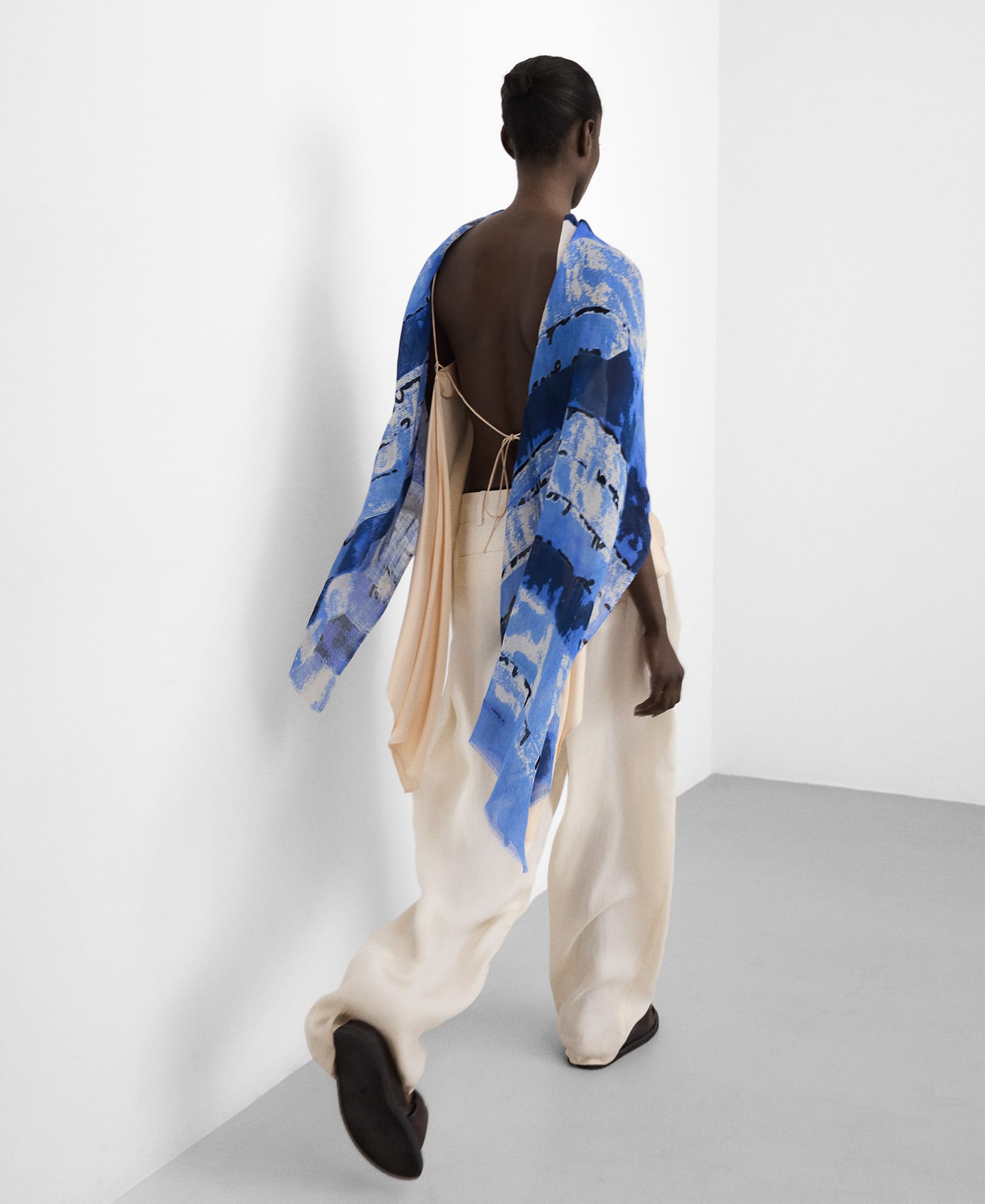 Chal estampado letras lino y modal image number 4
