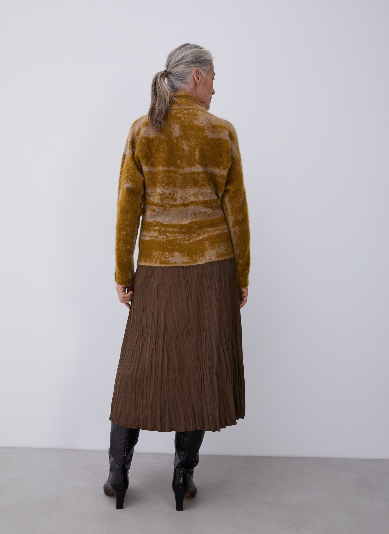 Mohair knit sweater with perkins collar image number 1