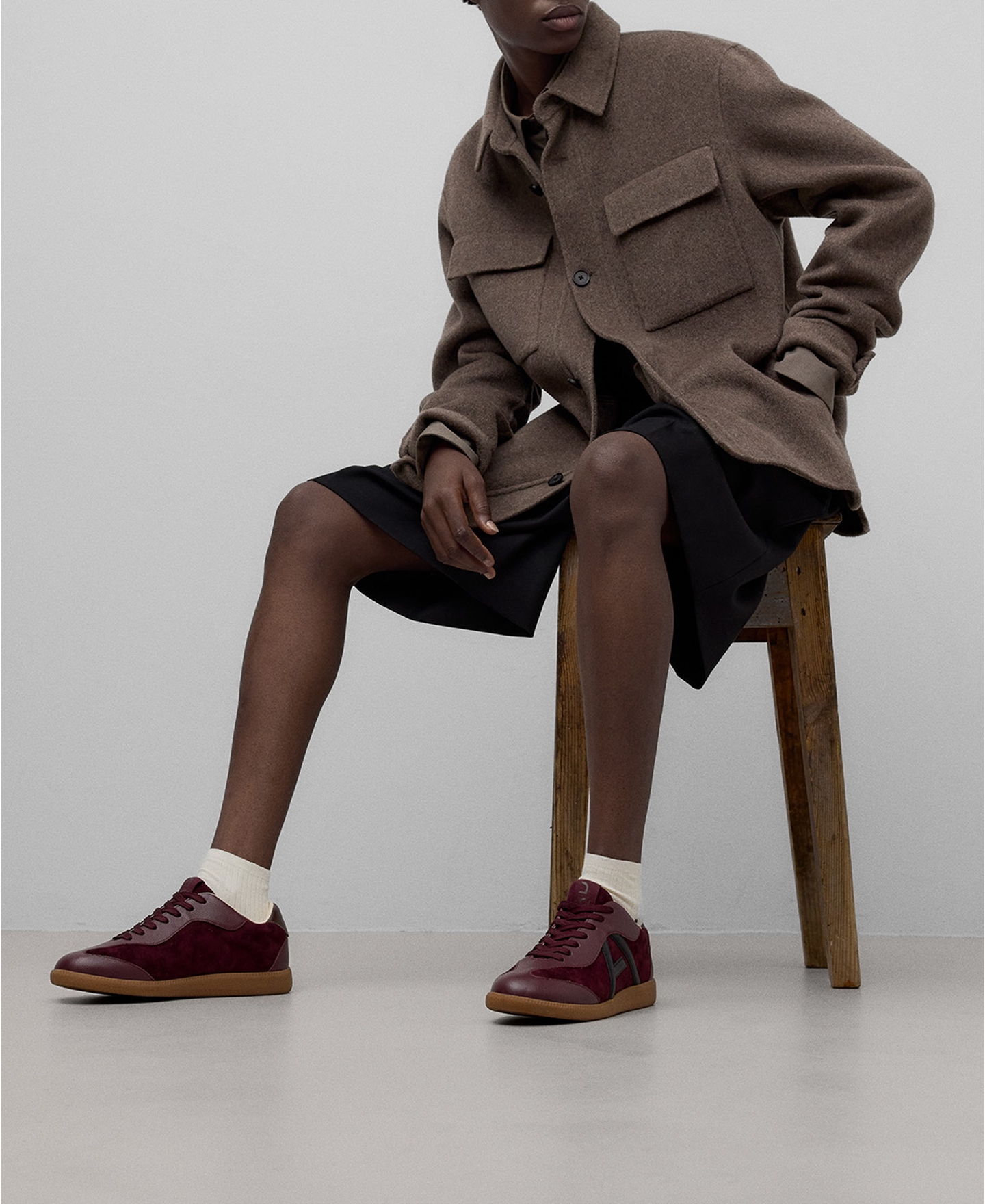 Leather and suede logo sneakers woman image number 3