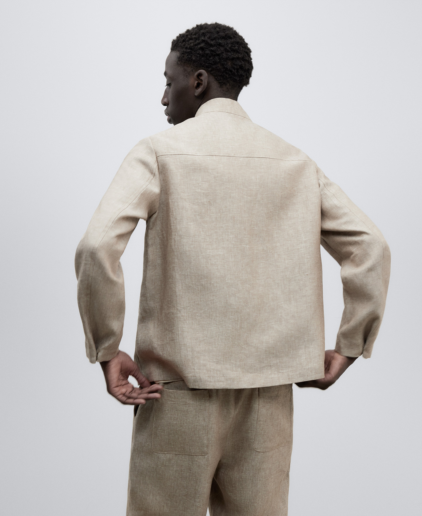 Sobrecamisa cuello Mao en lino hombre image number 2