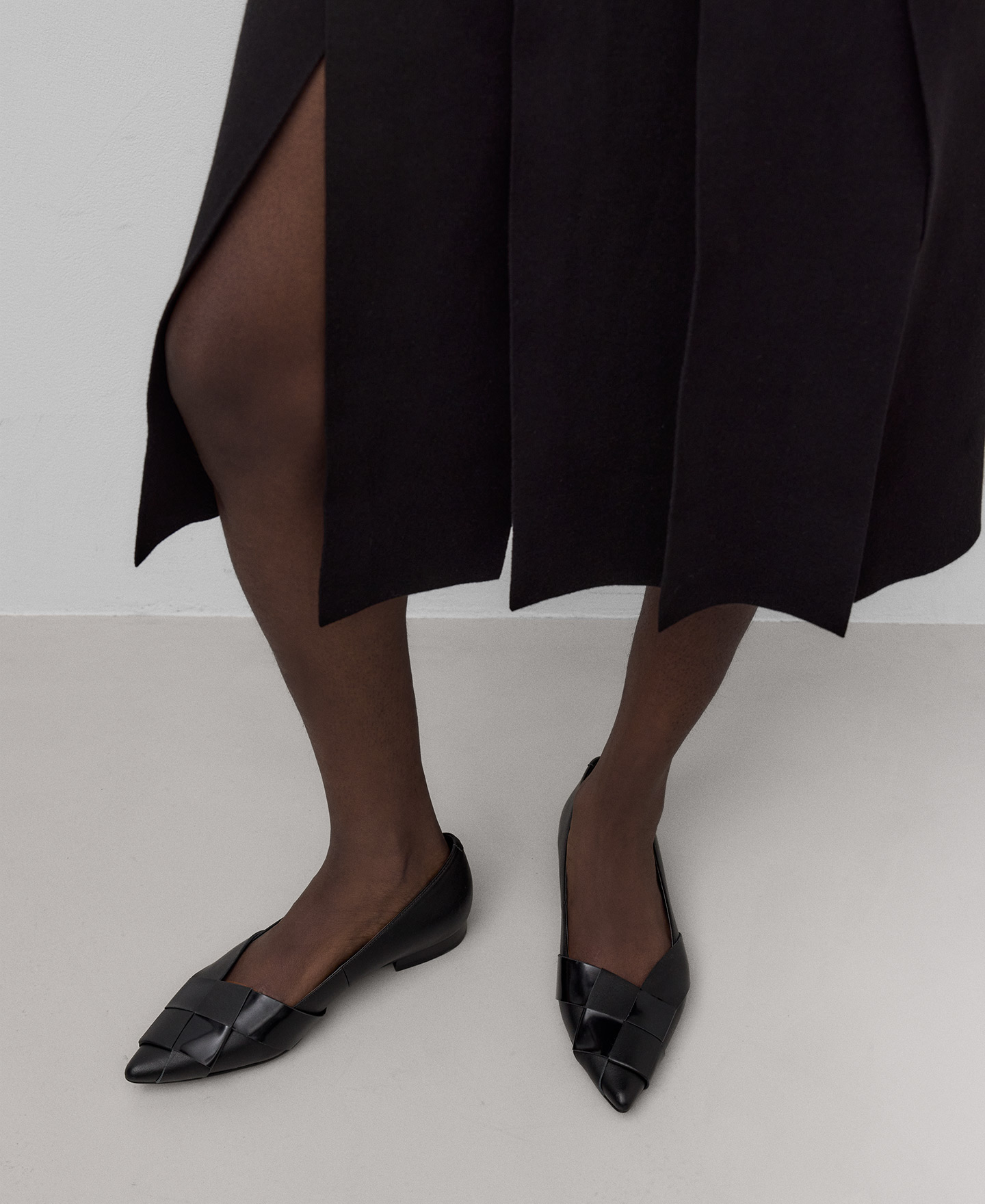 Braided leather ballet flats woman image number 3