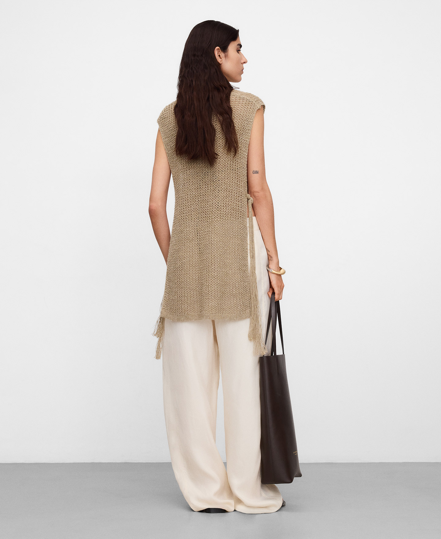 Rustic linen knit open vest image number 2