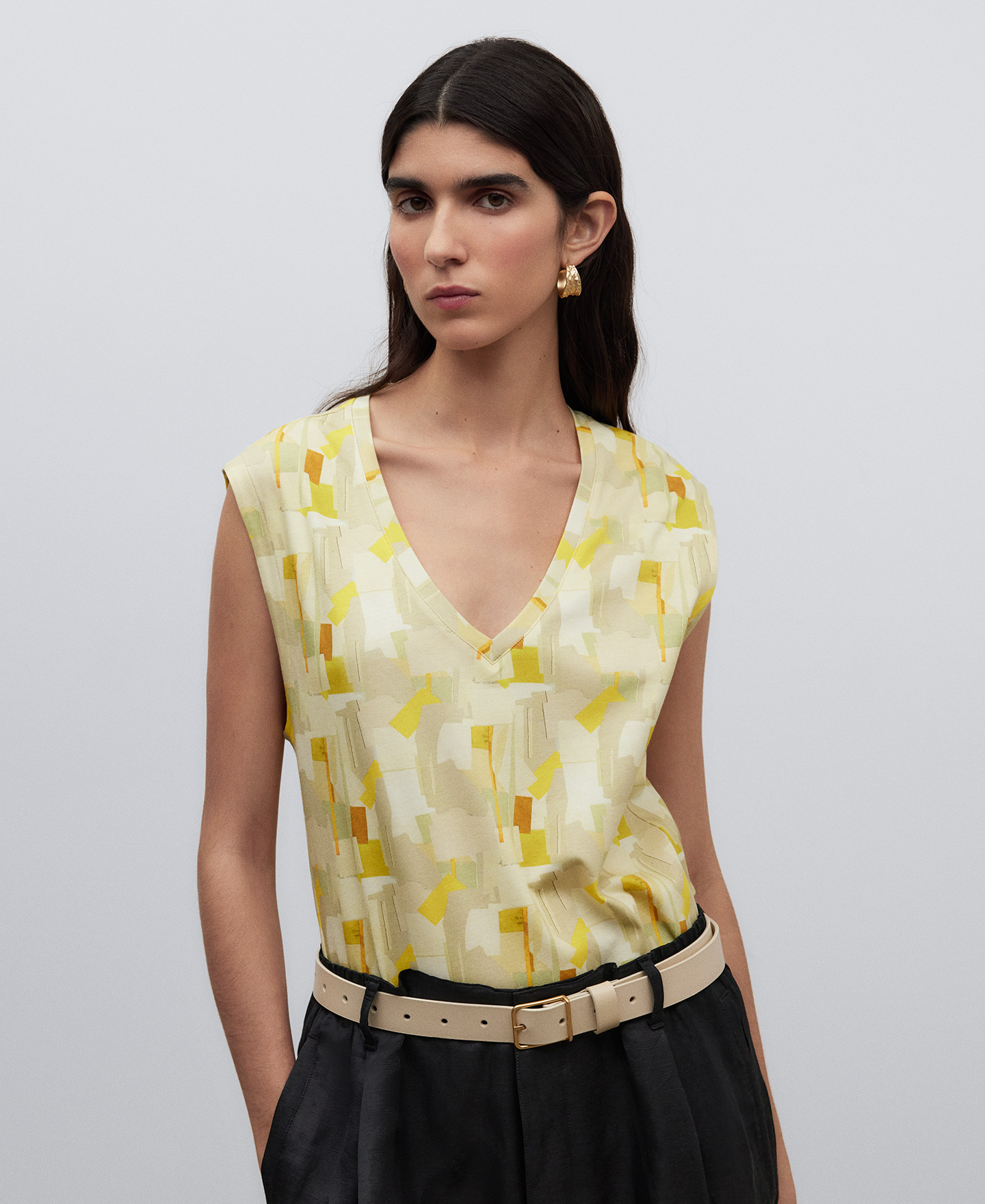 V-neck printed T-shirt woman image number 0