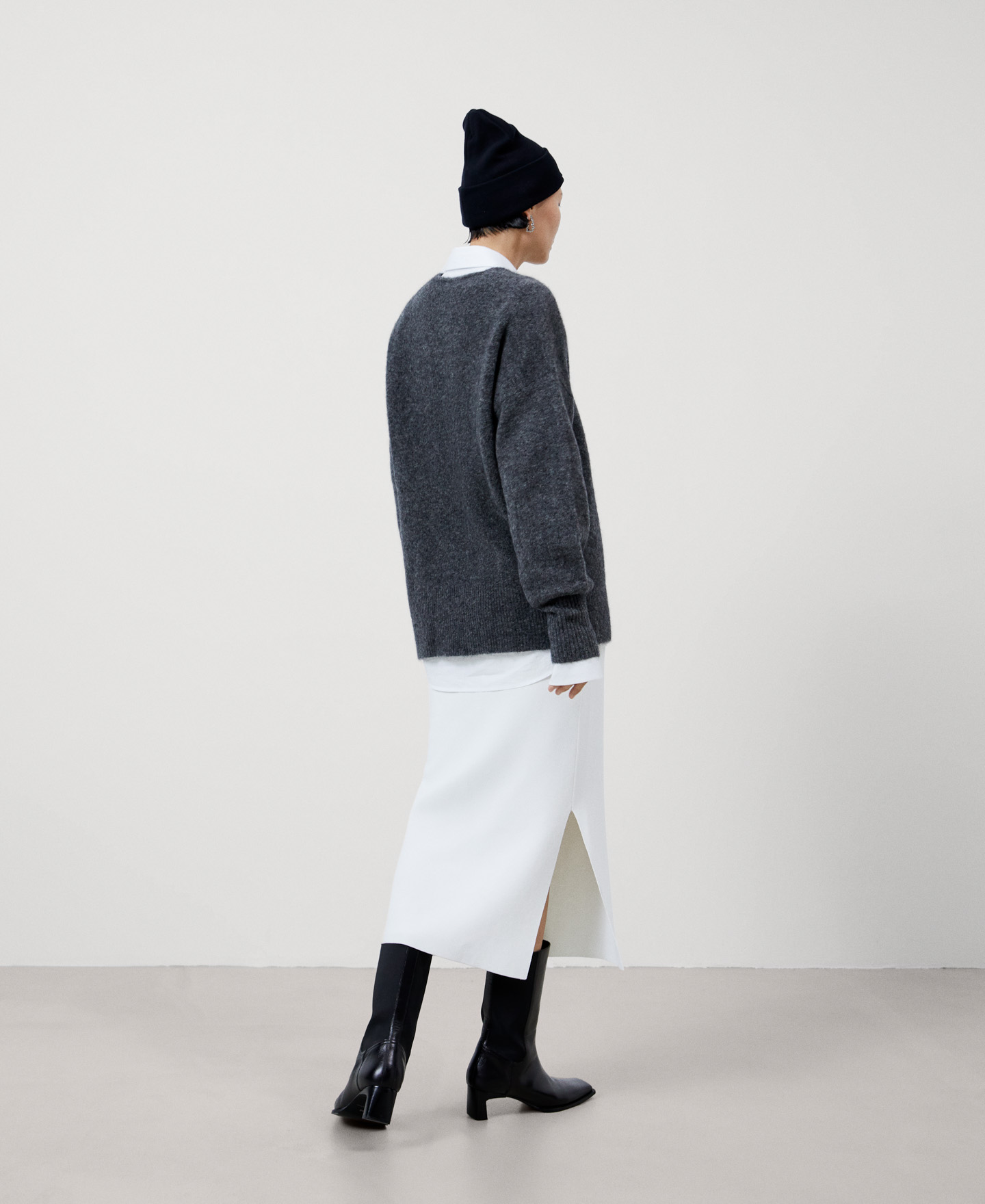 Jersey cuello pico en mohair image number 2