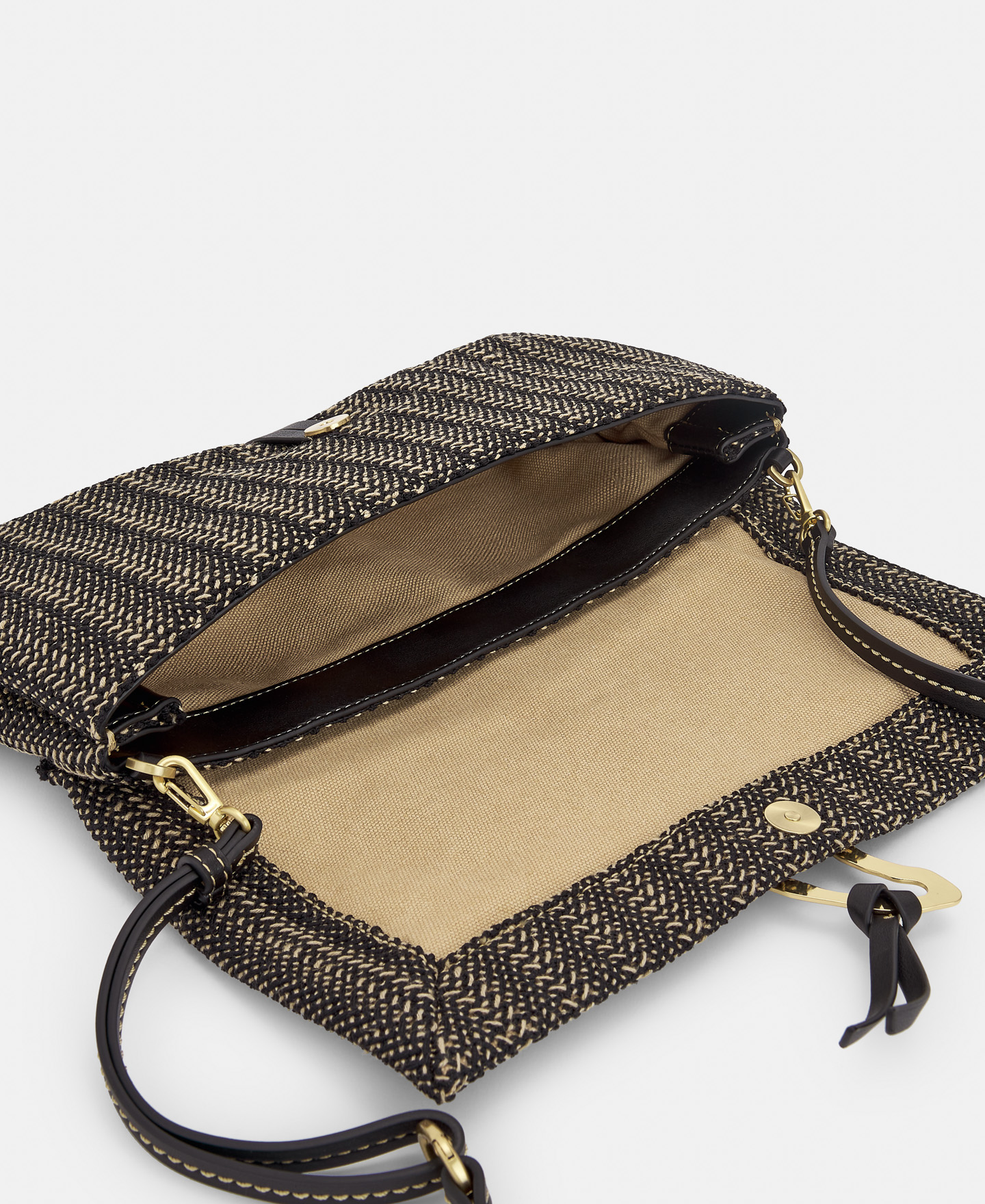 Raffia wallet with metal clasp image number 2
