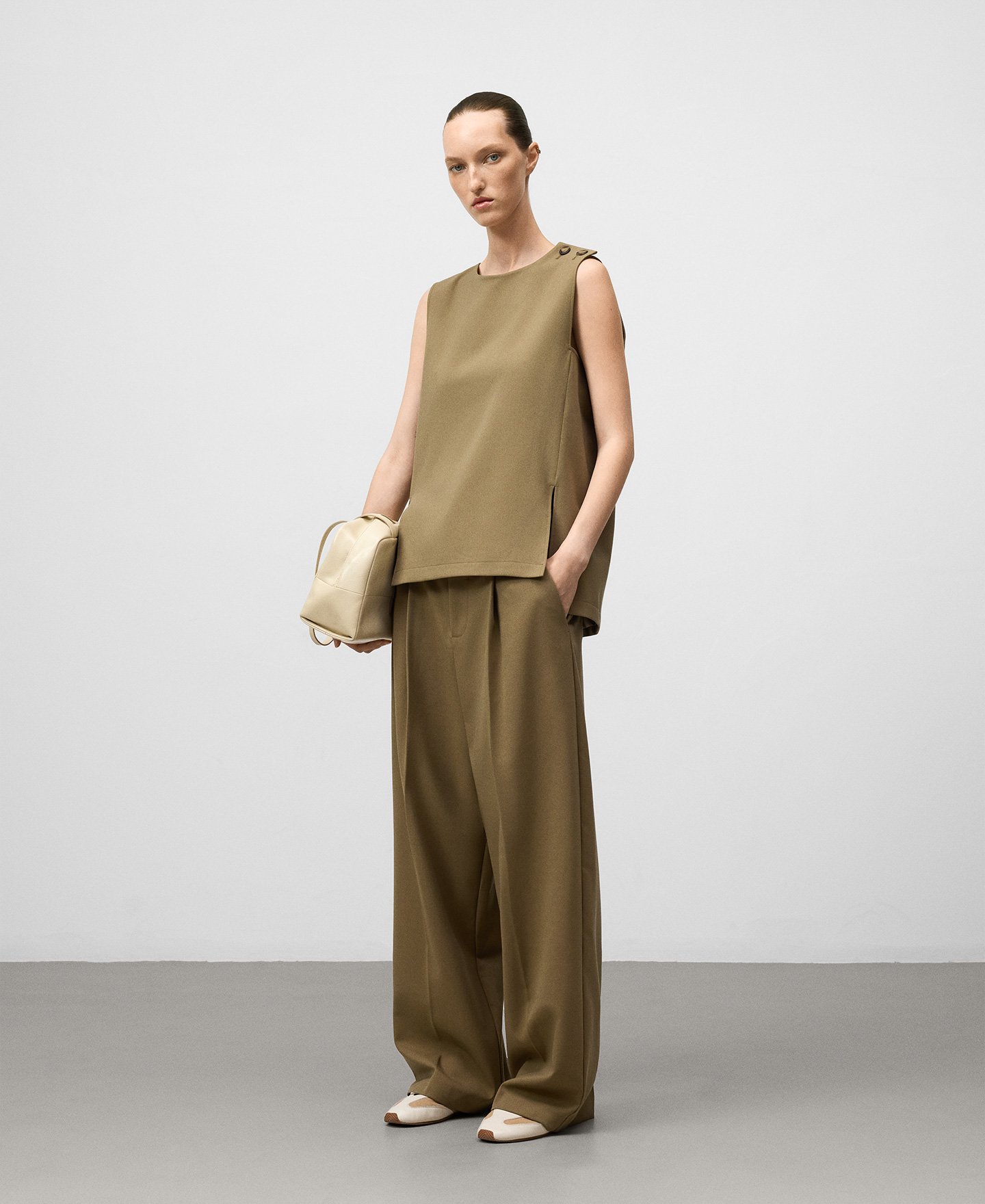 Wide-leg tailored trousers woman image number 1