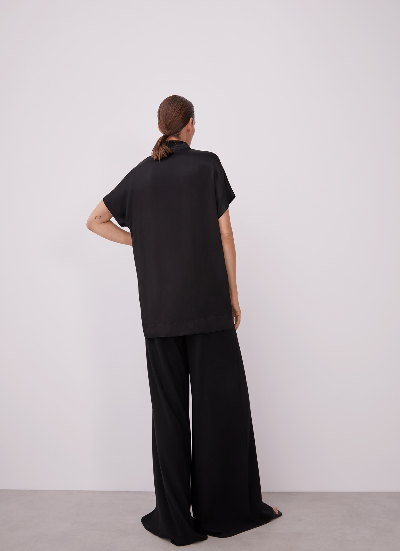 Satin viscose t-shirt image number 3