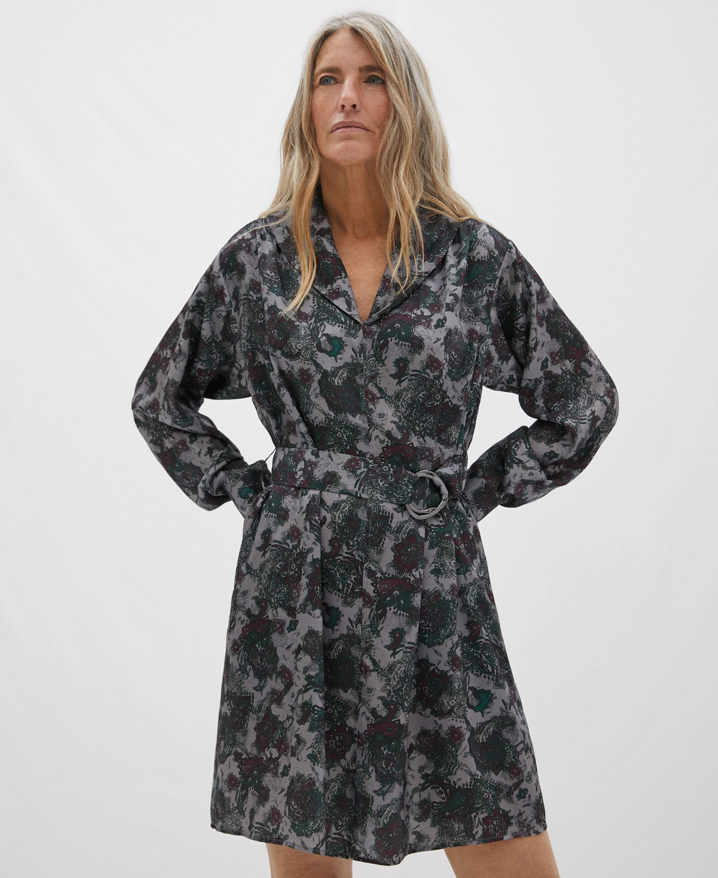 Vestido camisero corto estampado paisley image number 0