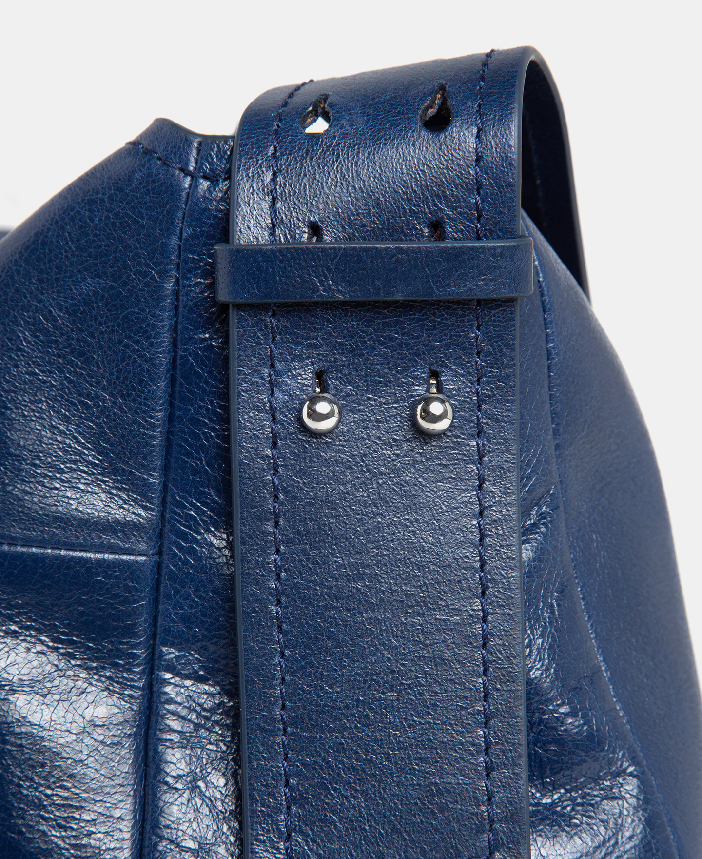 Hobo with magnetic clasp in leather image number 1