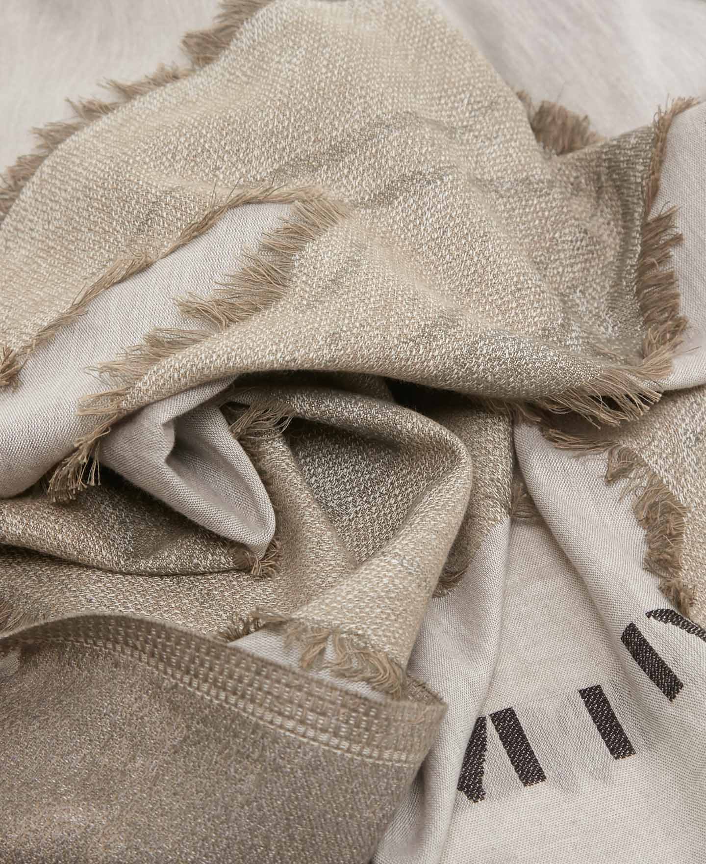 Organic cotton jacquard shawl image number 2