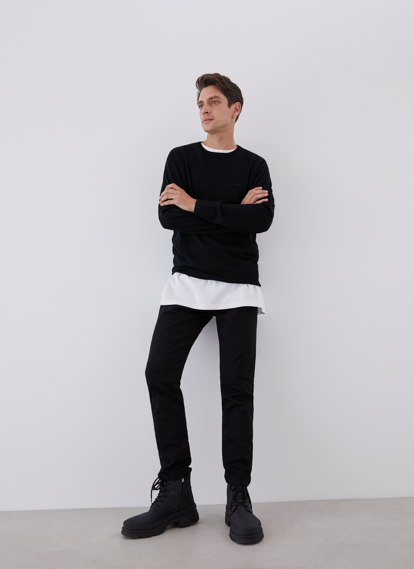 Merino crew collar sweater image number 3