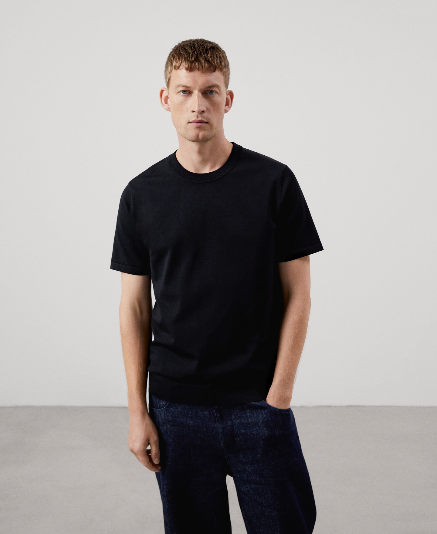 Crew neck knitted t-shirt image number 0