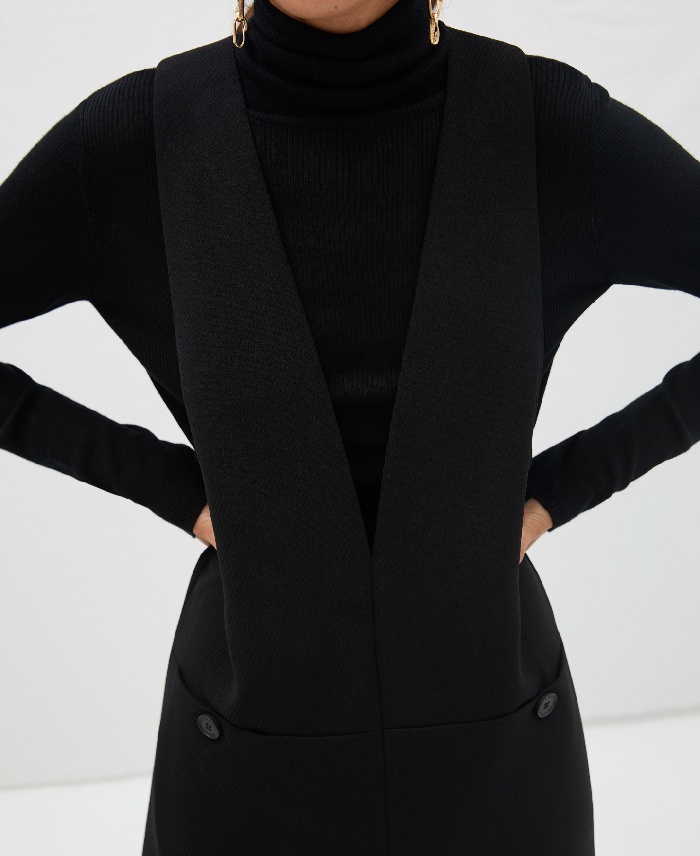 Pinafore with V-neckline in twill fabric image number 3