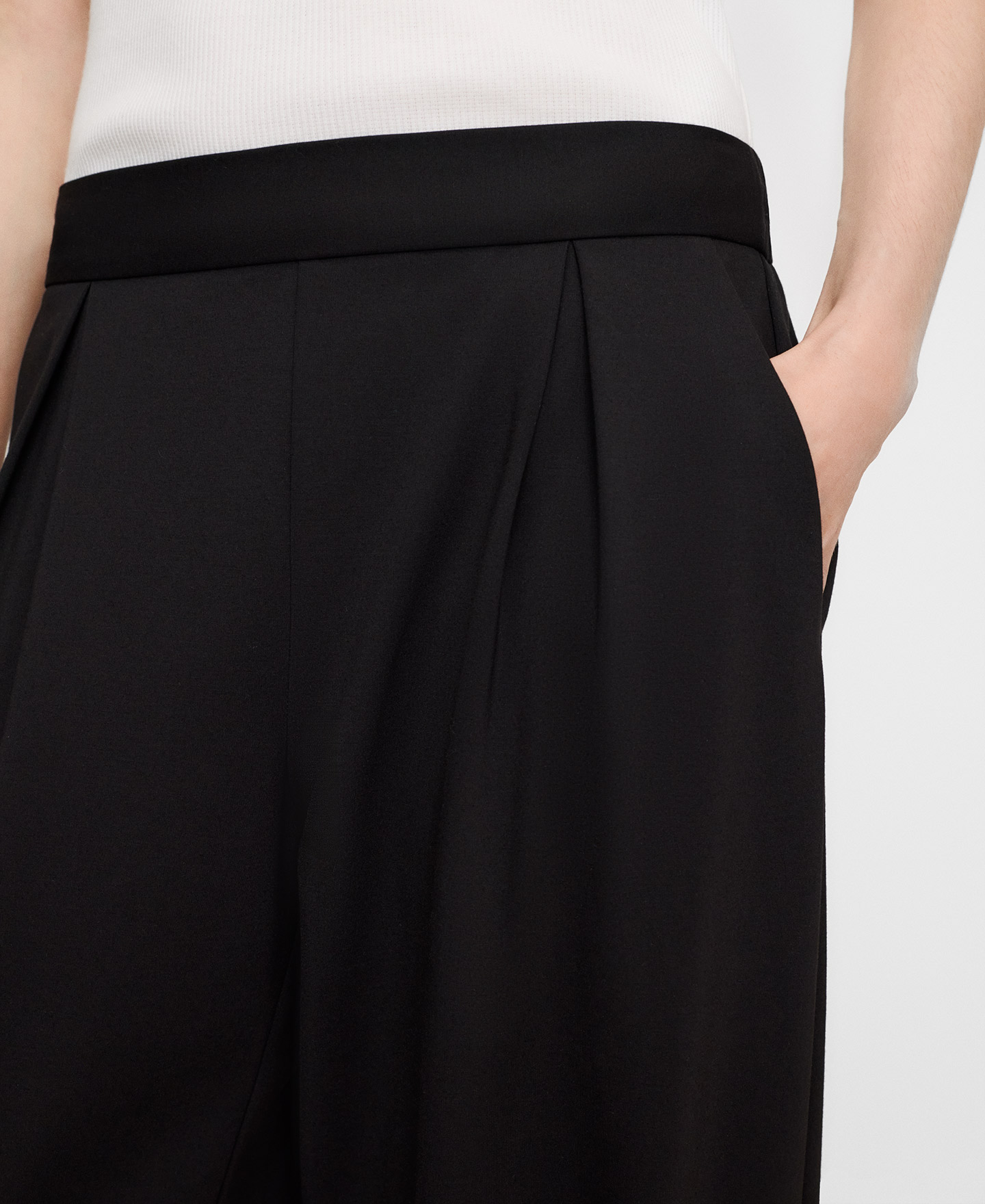 Pantal&oacute;n jogger pliegues image number 3