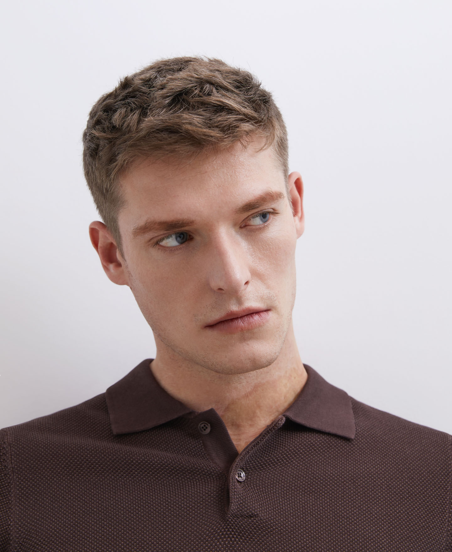 Polo cuello camisero piqué marrón image number 3