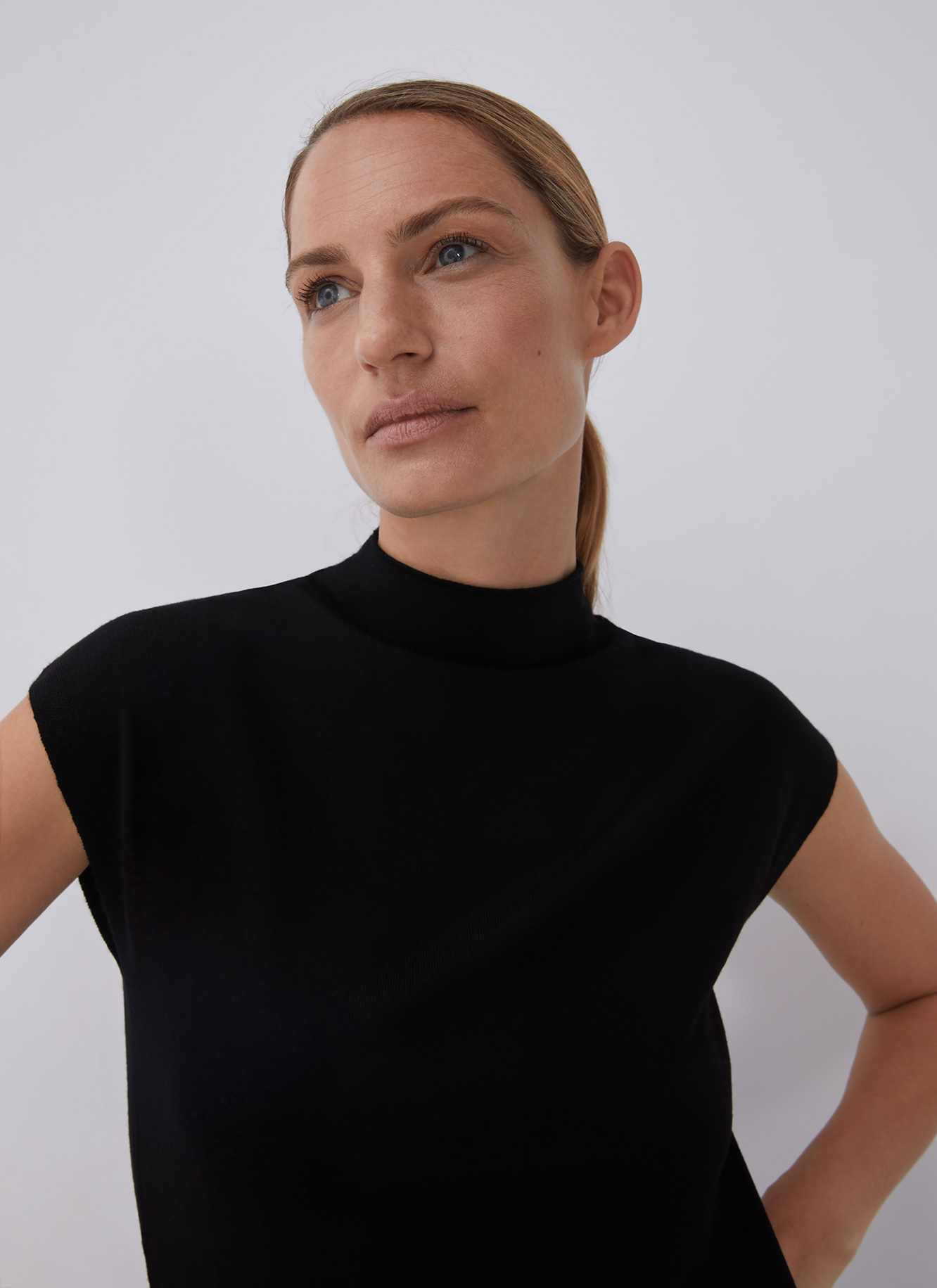 Merino wool short sleeve sweater image number 0