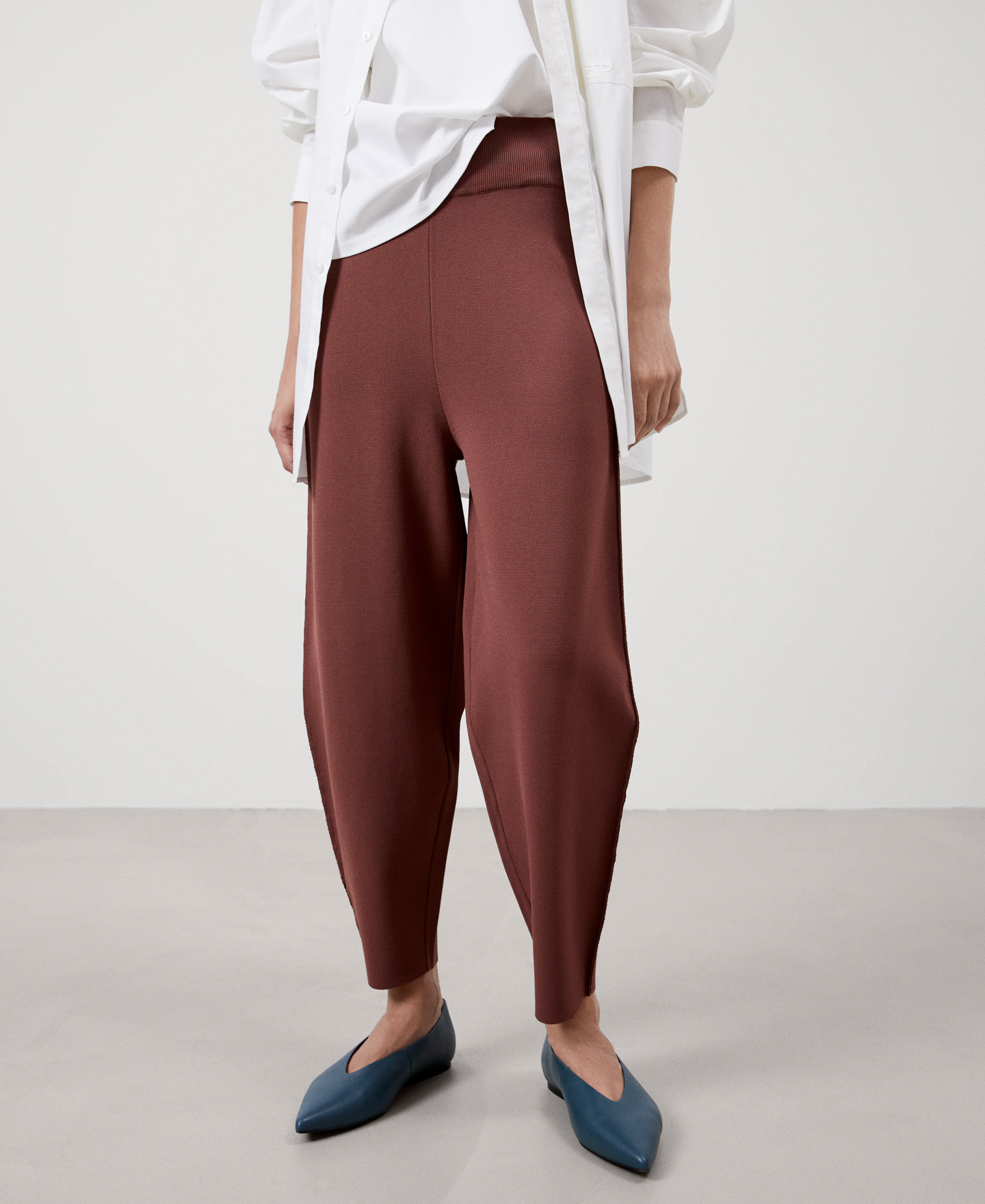 Vicose and recycled nylon trousers image number 0