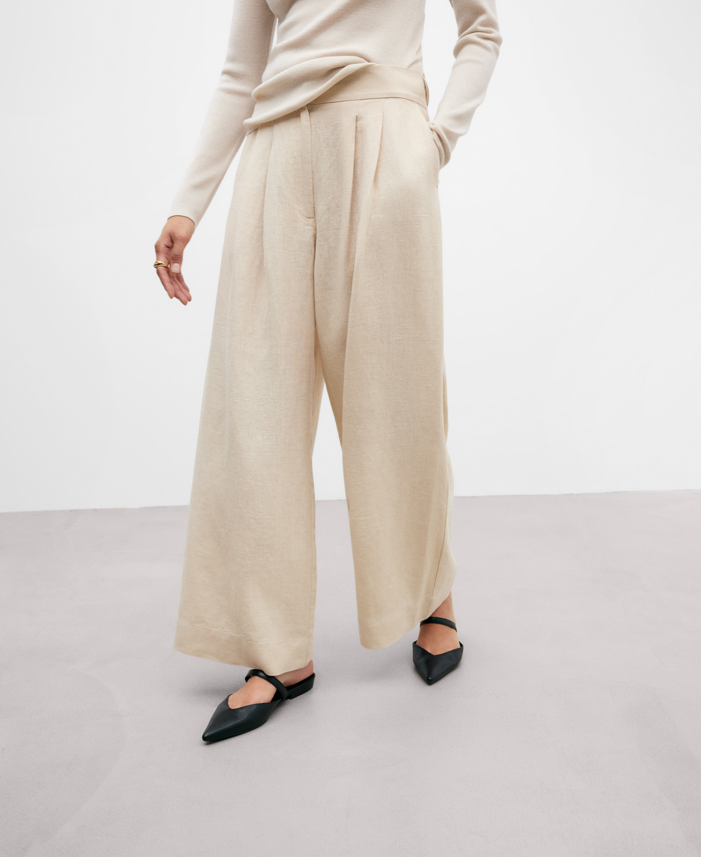 European linen trousers with pleats image number 0