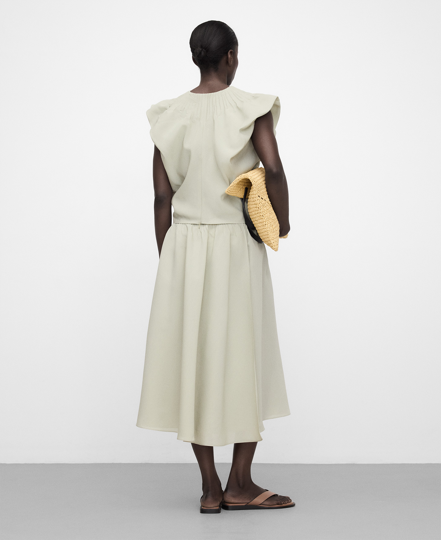 Falda midi pliegues irregulares image number 2