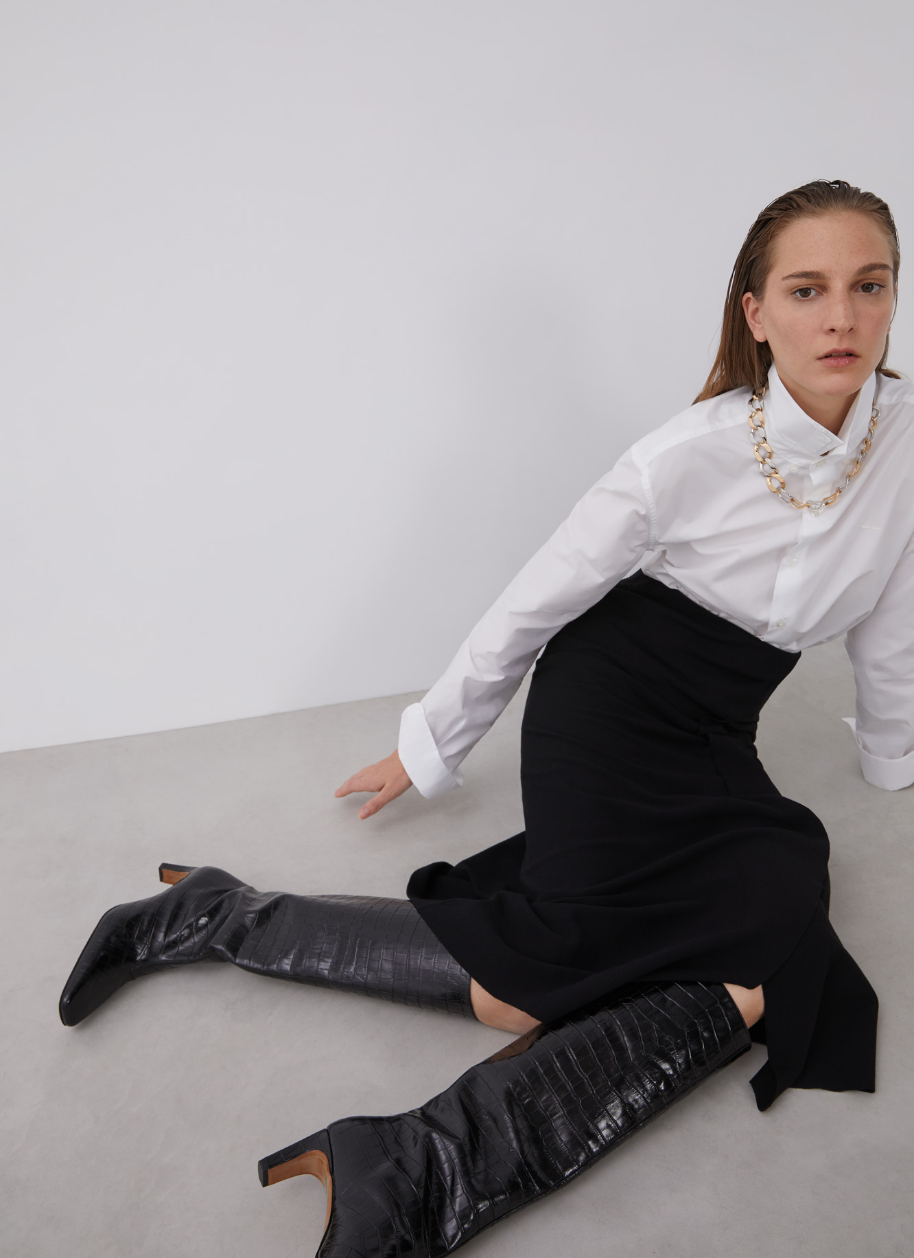 Knee-high boots image number 4