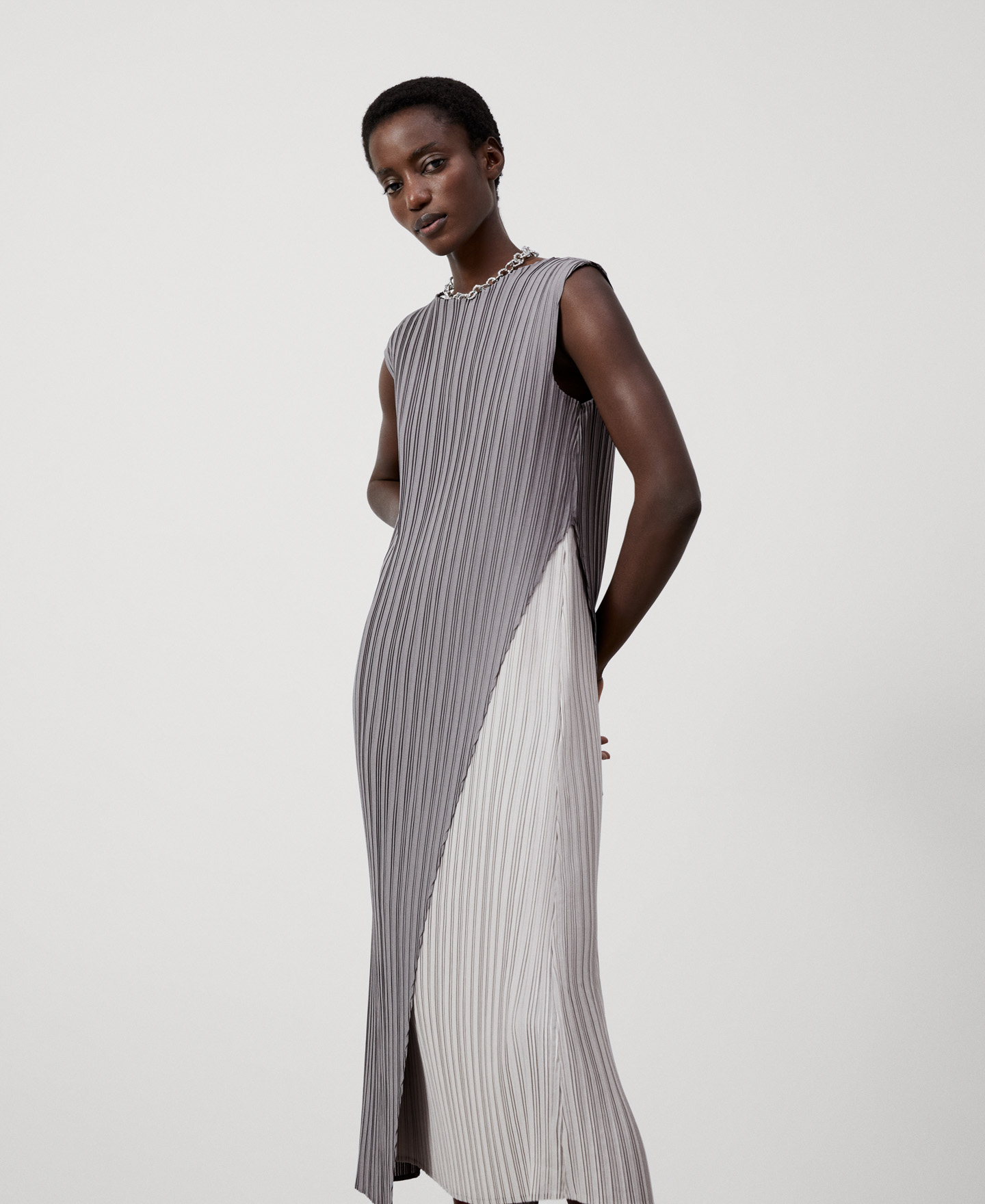 Asymmetrical two-color crinkle dress image number 0