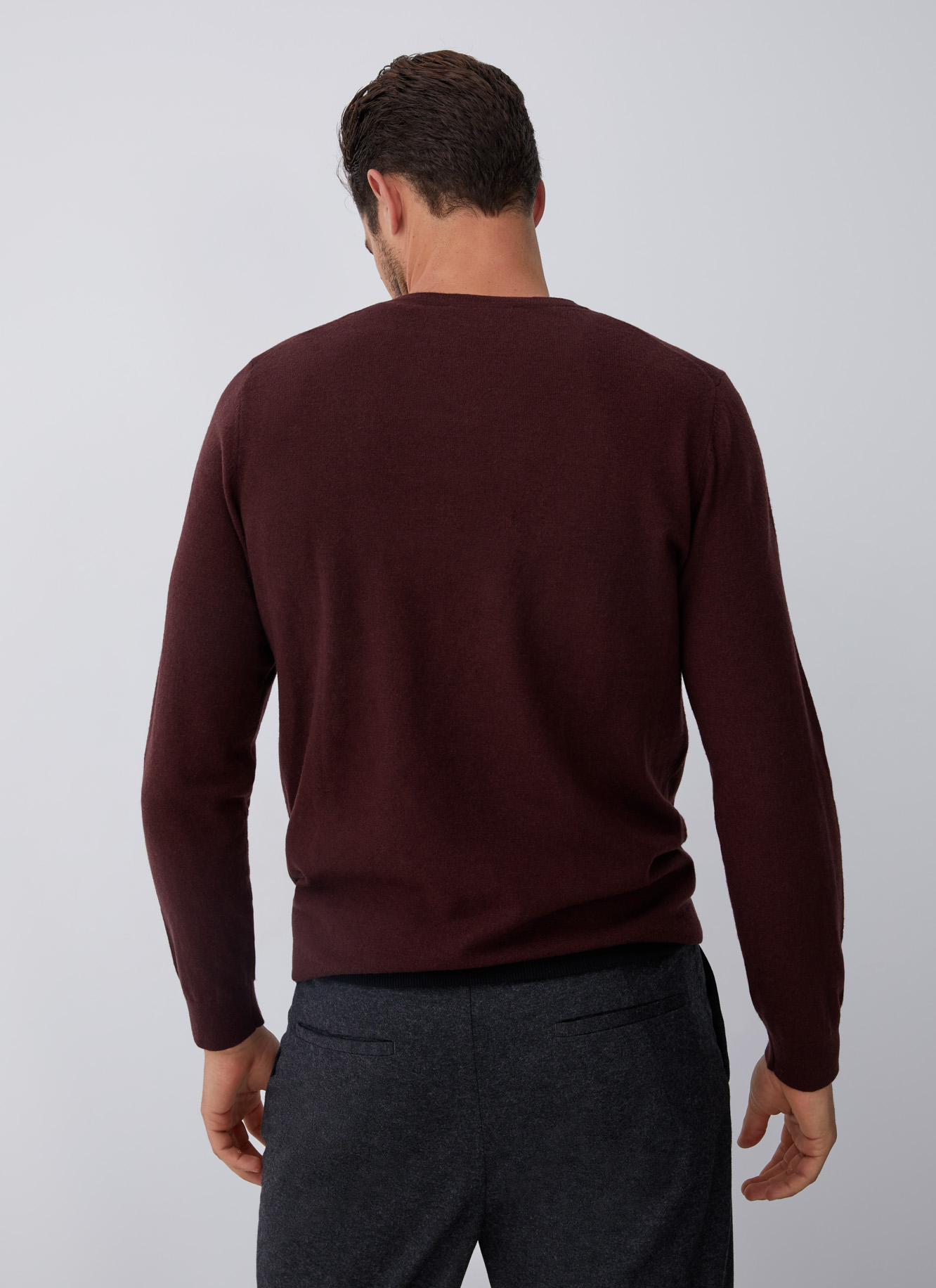 Merino wool sweater with v-neckline image number 1