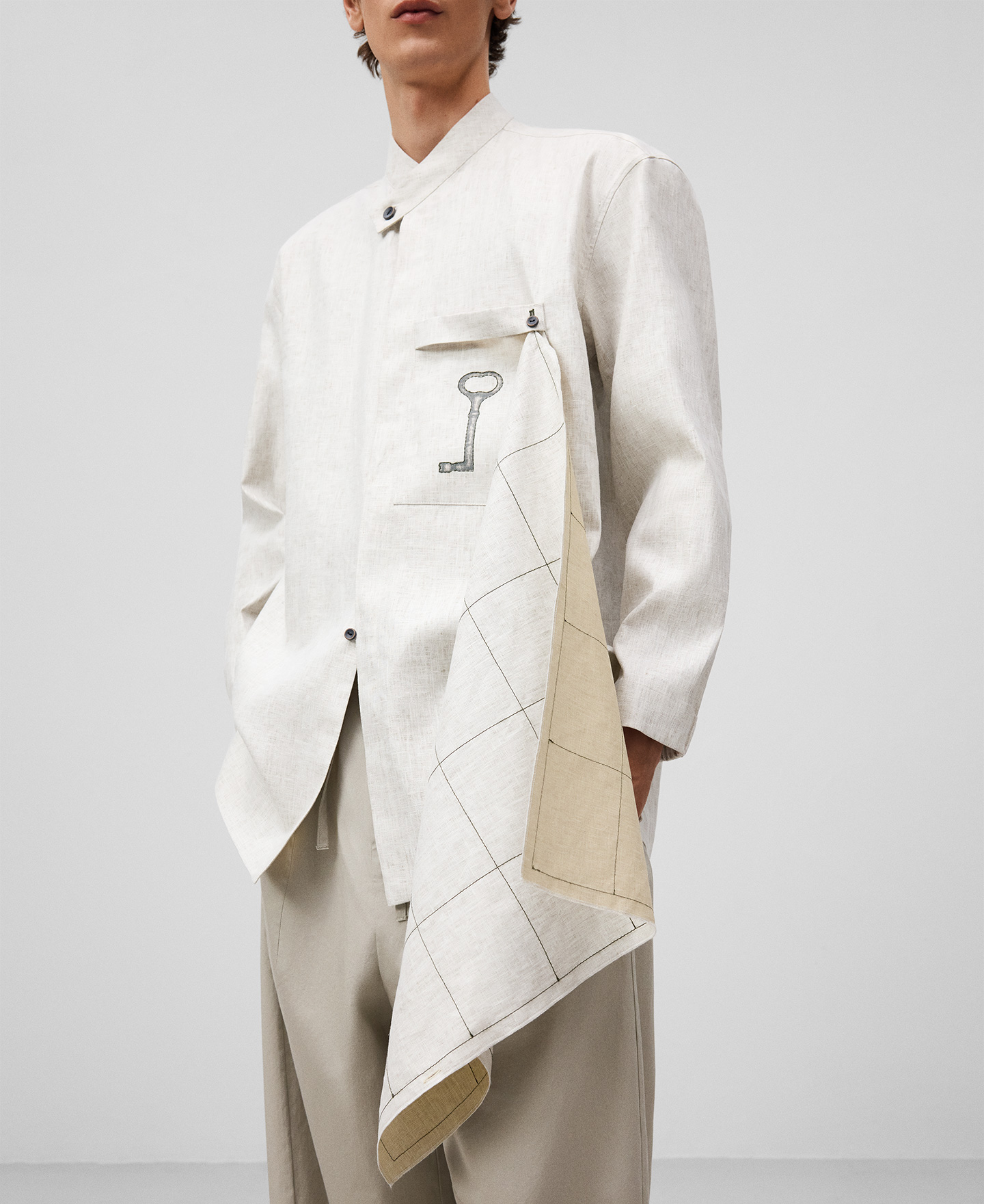 European linen printed key shirt man image number 3