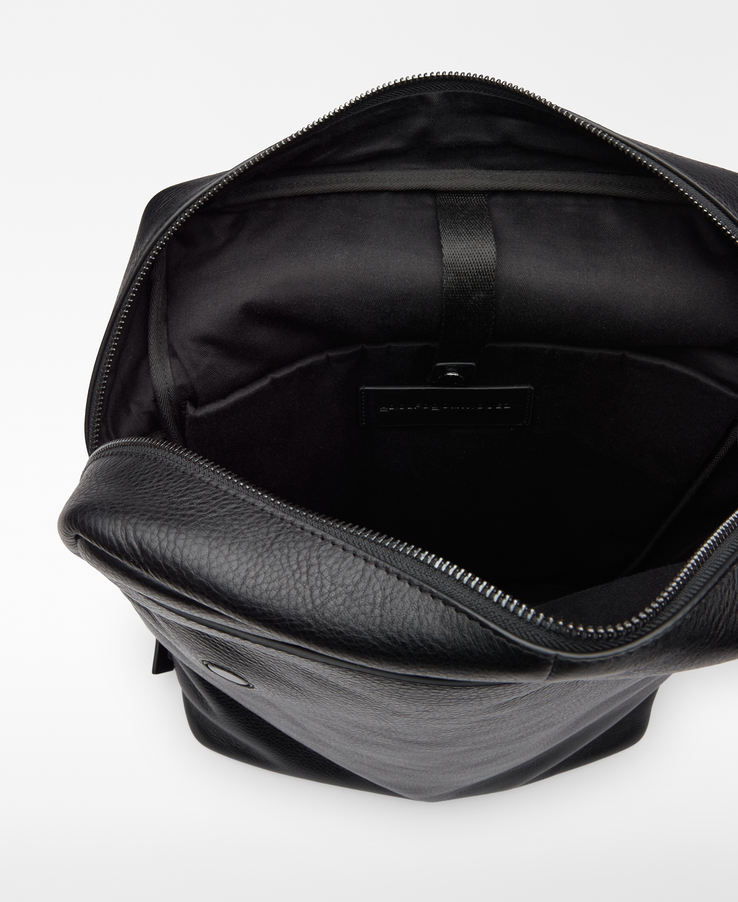 Mochila solapa piel image number 3