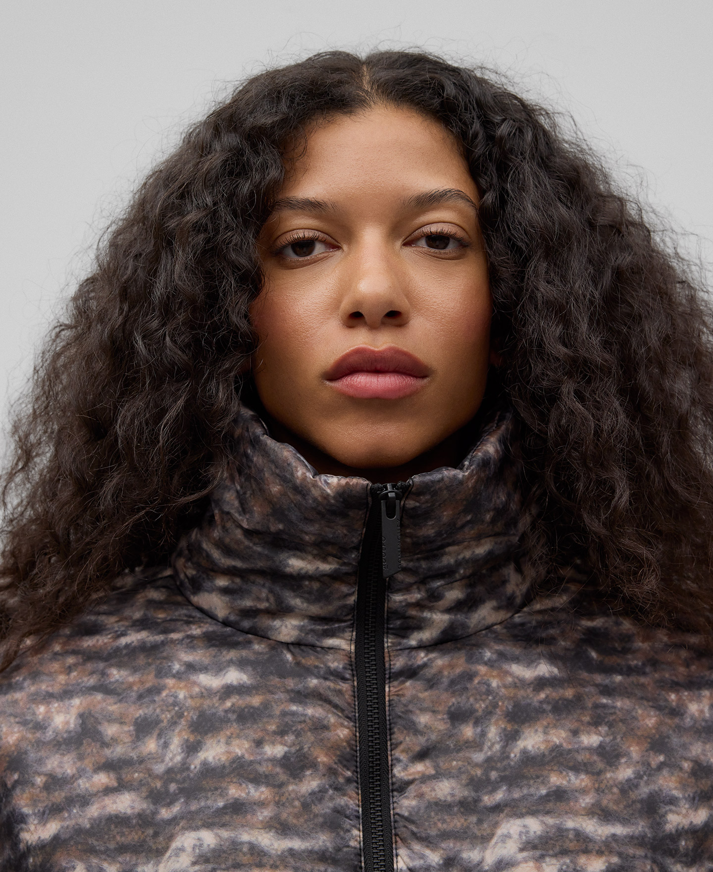 Chaqueta acolchada estampada mujer image number 3