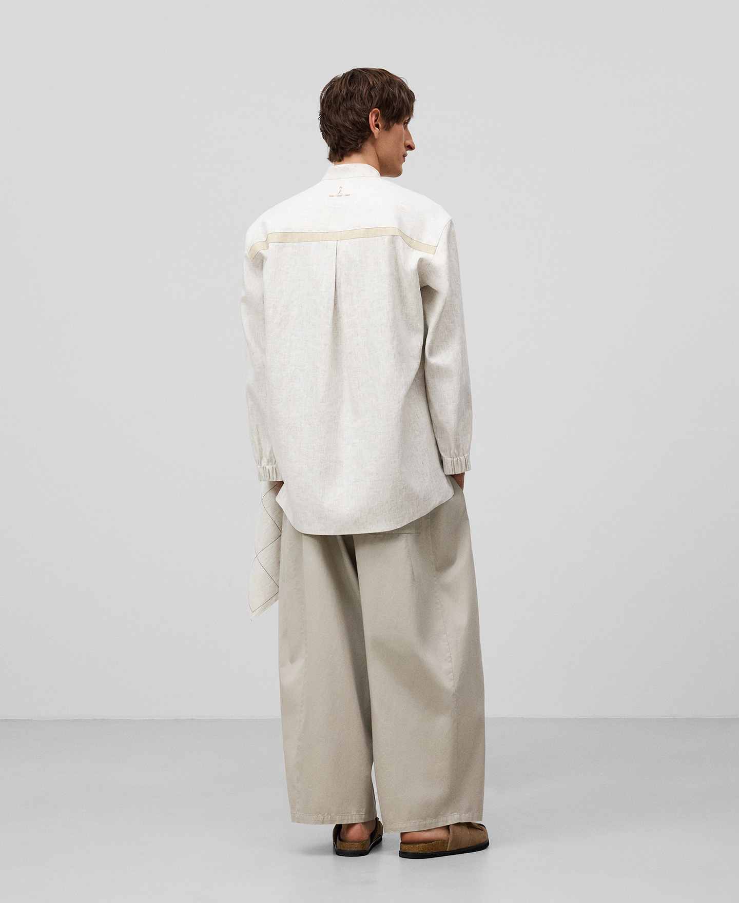 European linen printed key shirt man image number 2