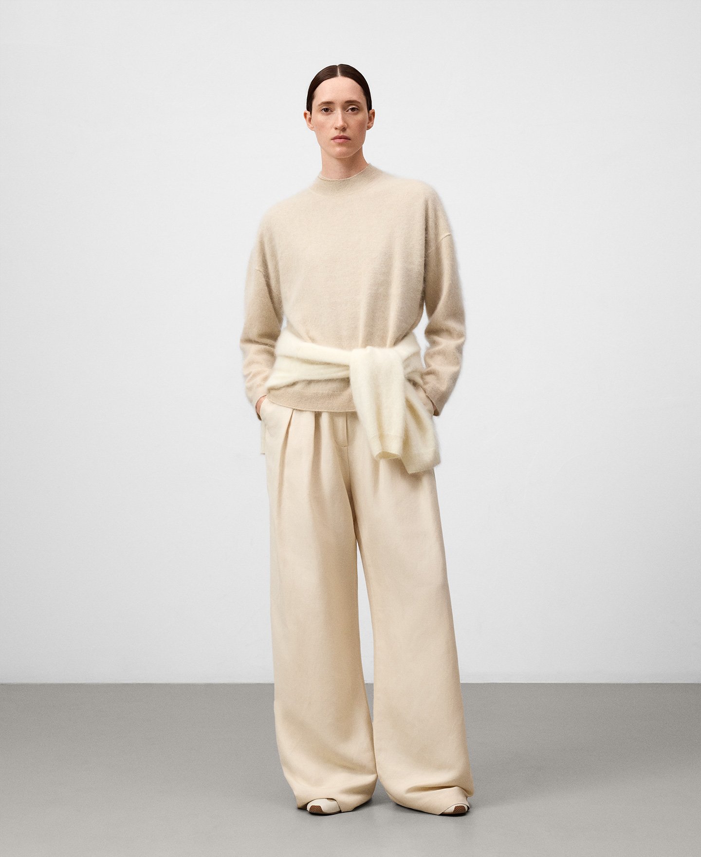 Cashmere perkins collar sweater woman image number 1