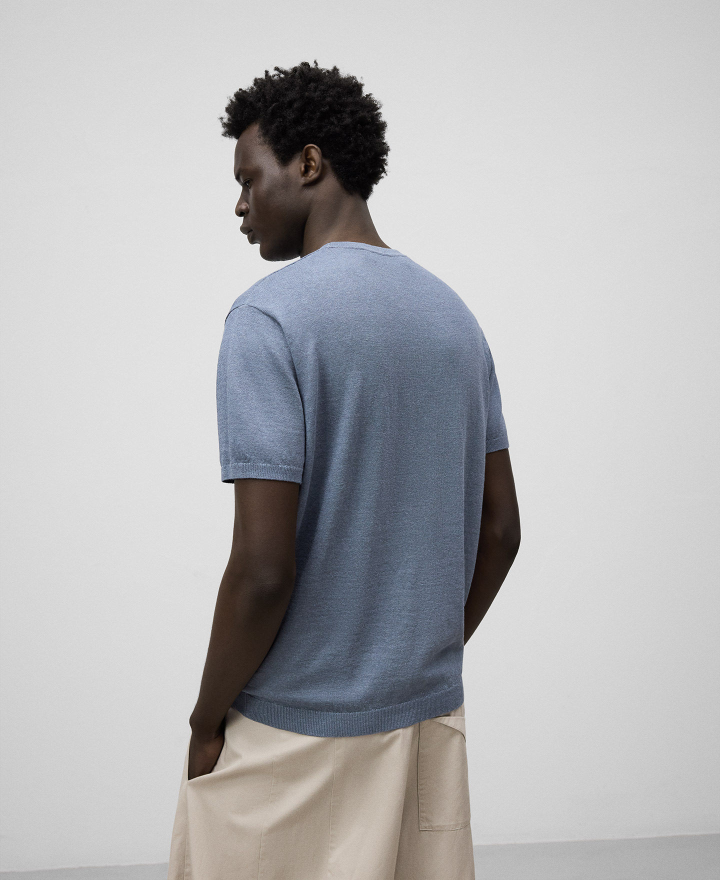 Linen blend knit T-shirt man image number 2